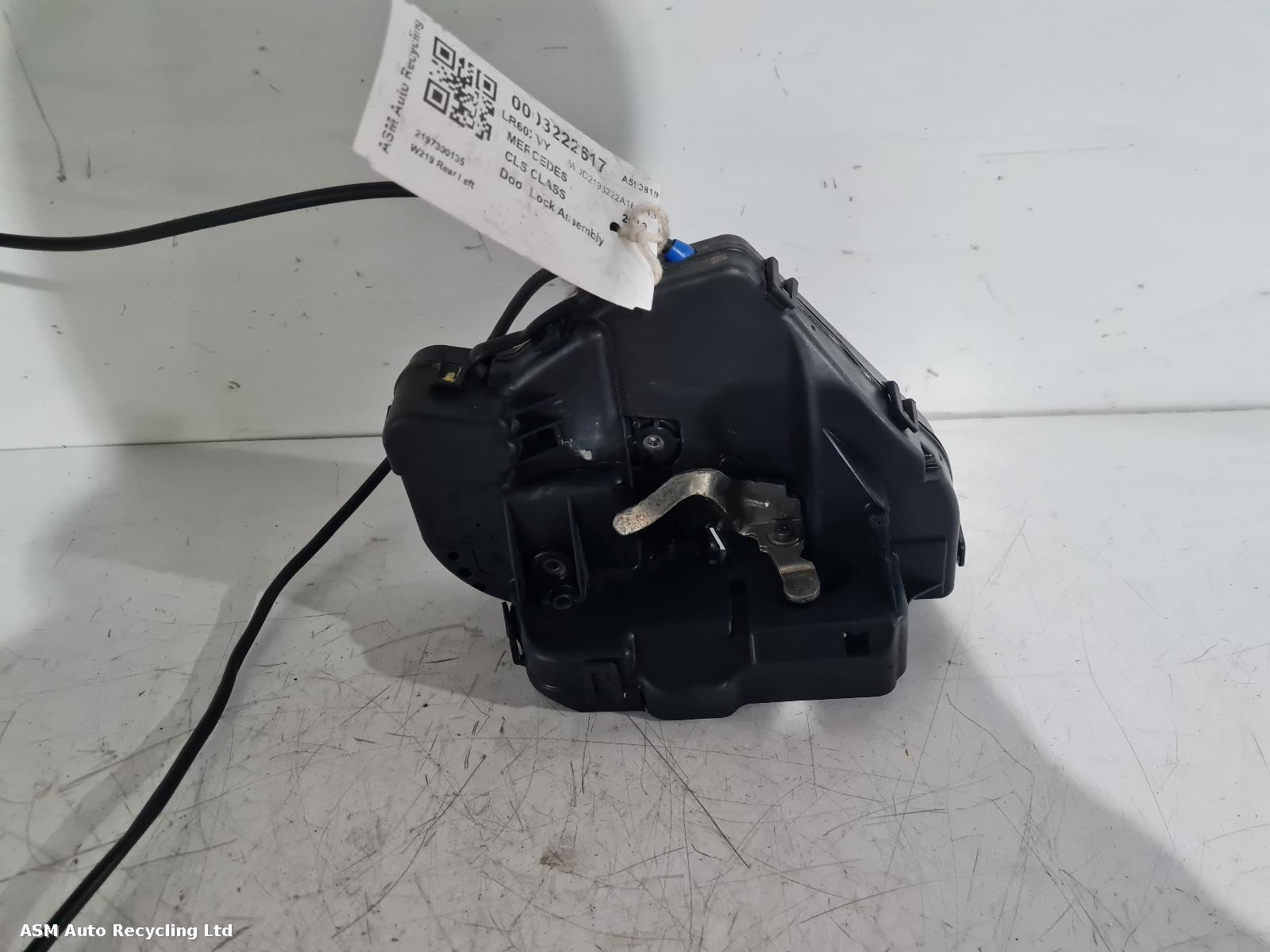 View Auto part Door Lock Assembly Mercedes Cls Class 2010