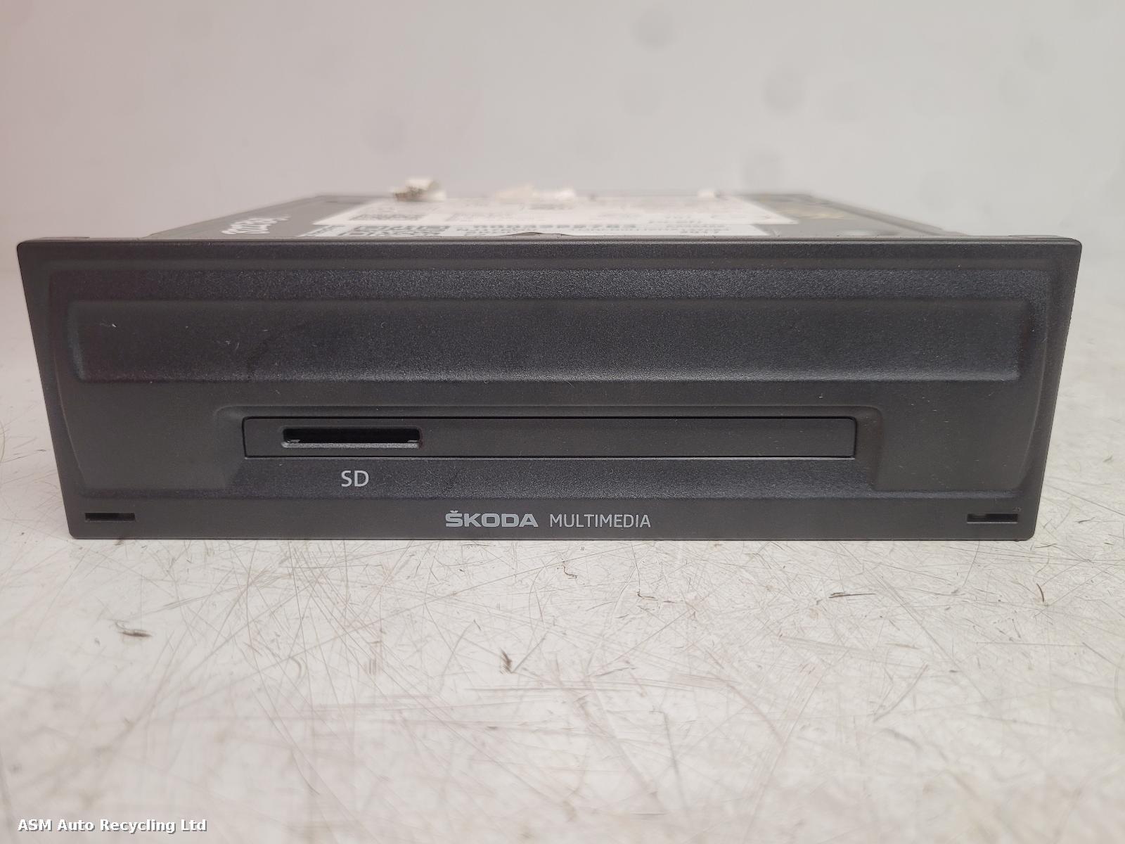 View Auto part CD Changer Skoda Fabia 2017