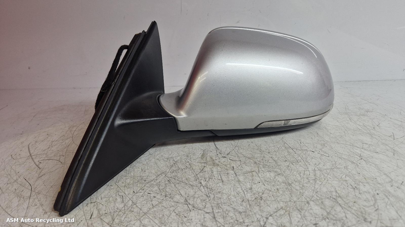 View Auto part L Door Mirror Skoda Superb 2011