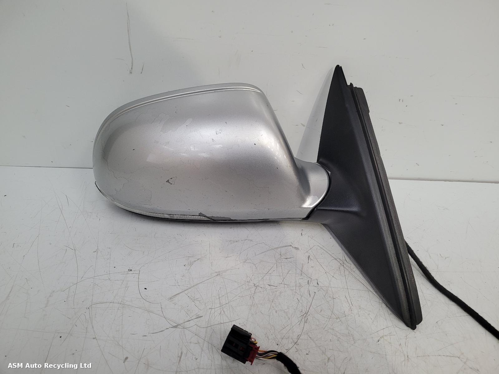 View Auto part R Door Mirror Skoda Superb 2011