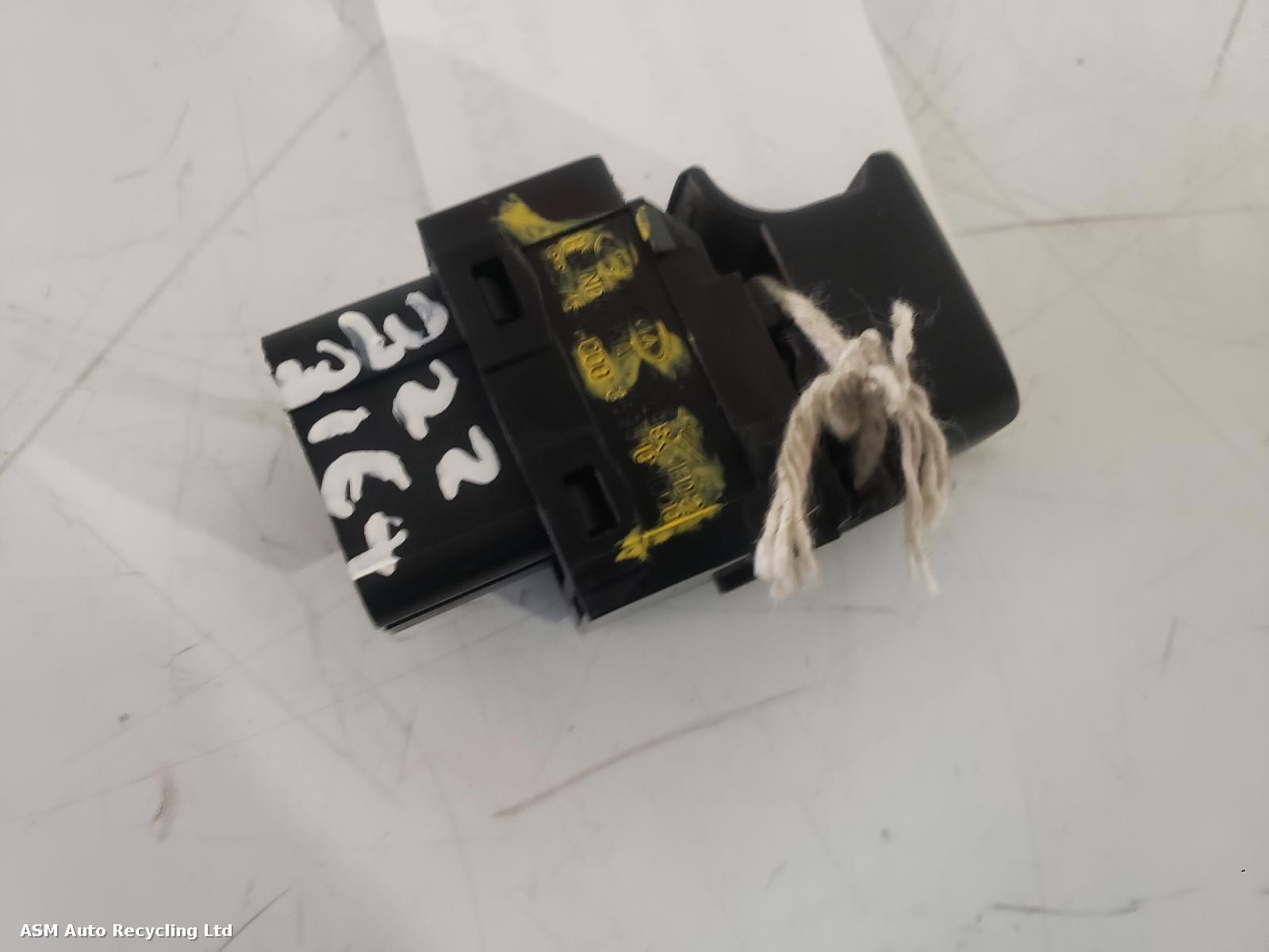 View Auto part Elect. Window Switch Kia Sportage 2012