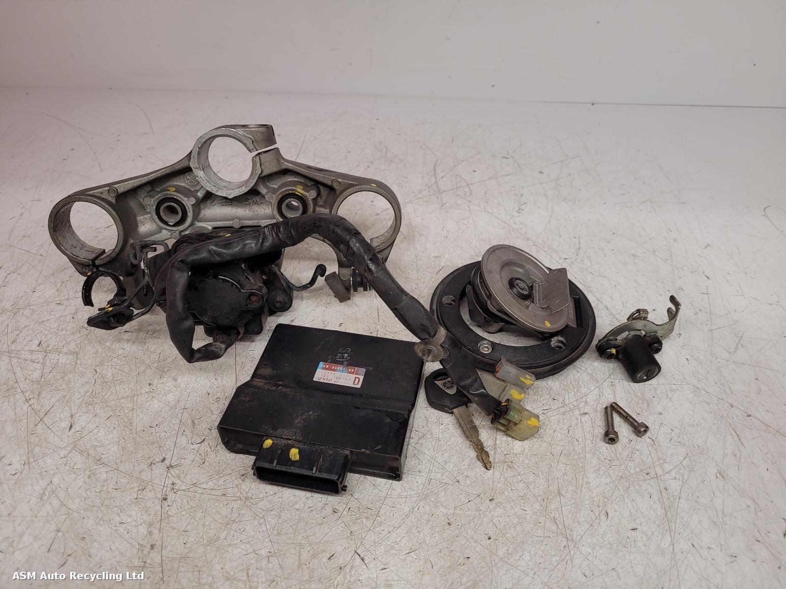 View Auto part Comp.Lock Set + Keys Yamaha Mt-07  2015