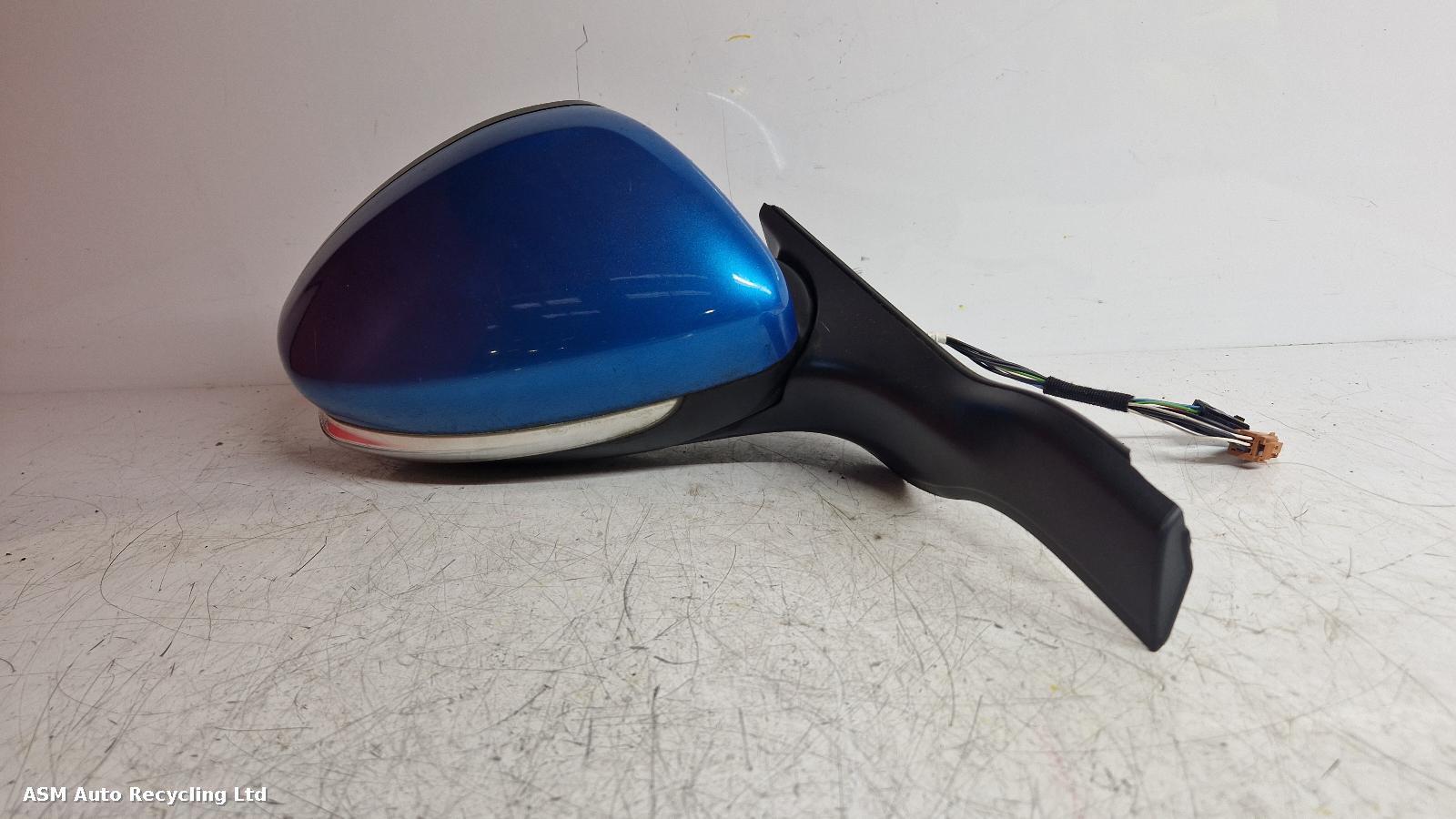 View Auto part R Door Mirror Peugeot 208 2012