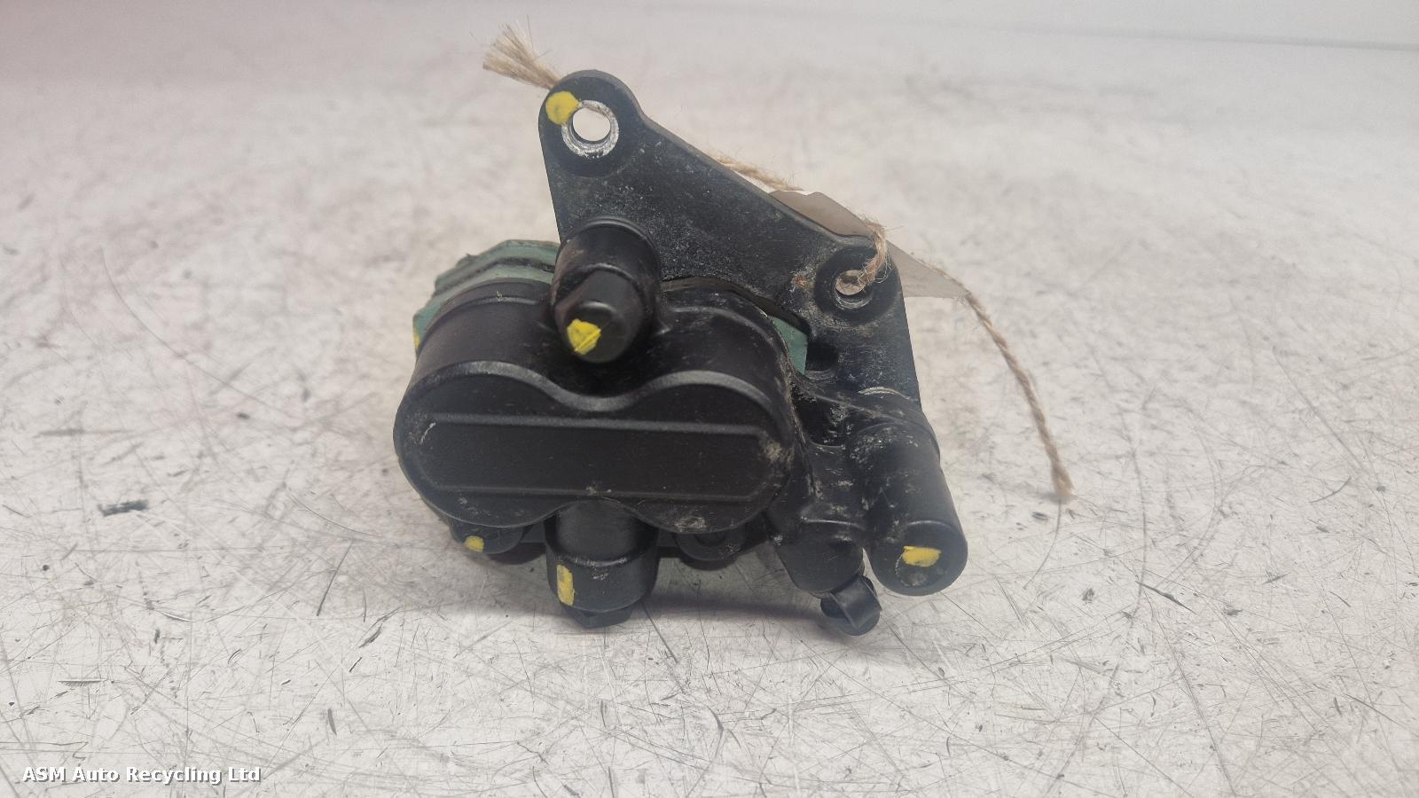 View Auto part Caliper Piaggio Vespa Primavera 50 2016