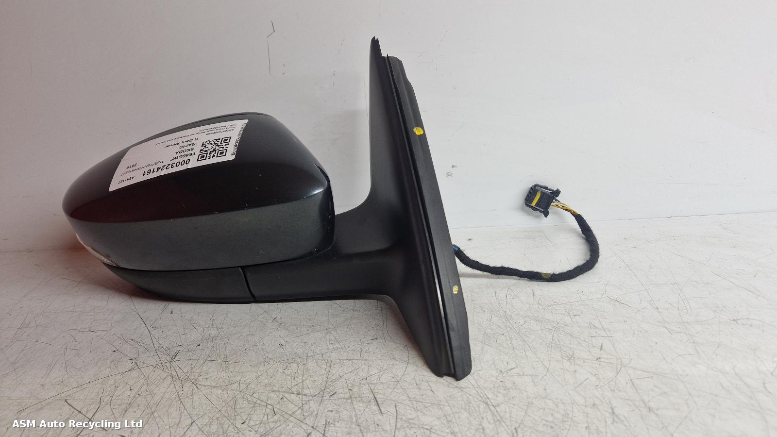 View Auto part R Door Mirror Skoda Rapid 2016