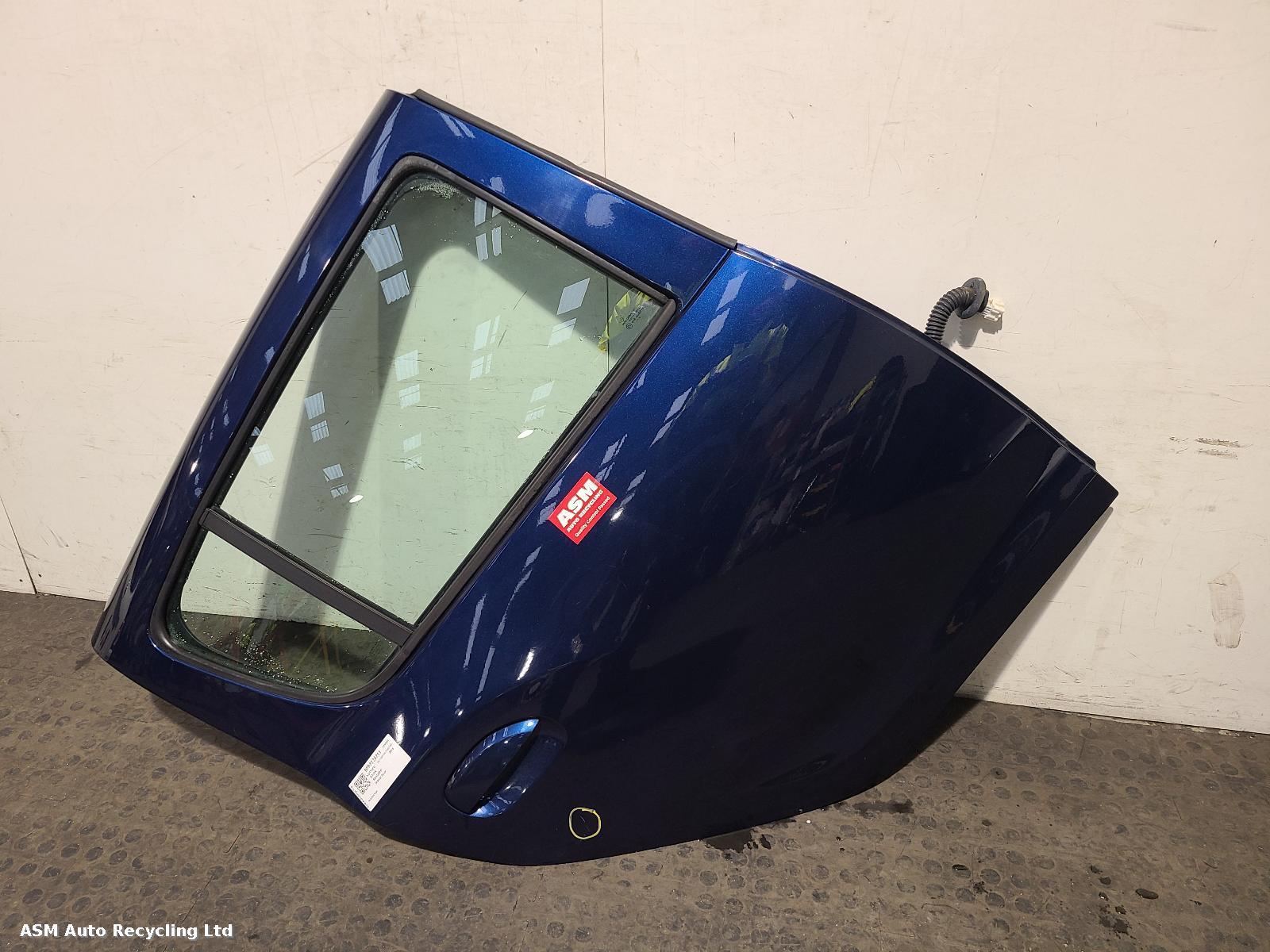View Auto part R Rear Door Dacia Sandero 2015