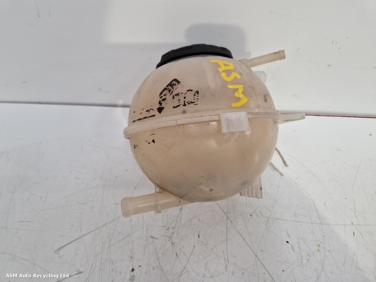 View Auto part Overflow Bottle Volkswagen Polo 2017