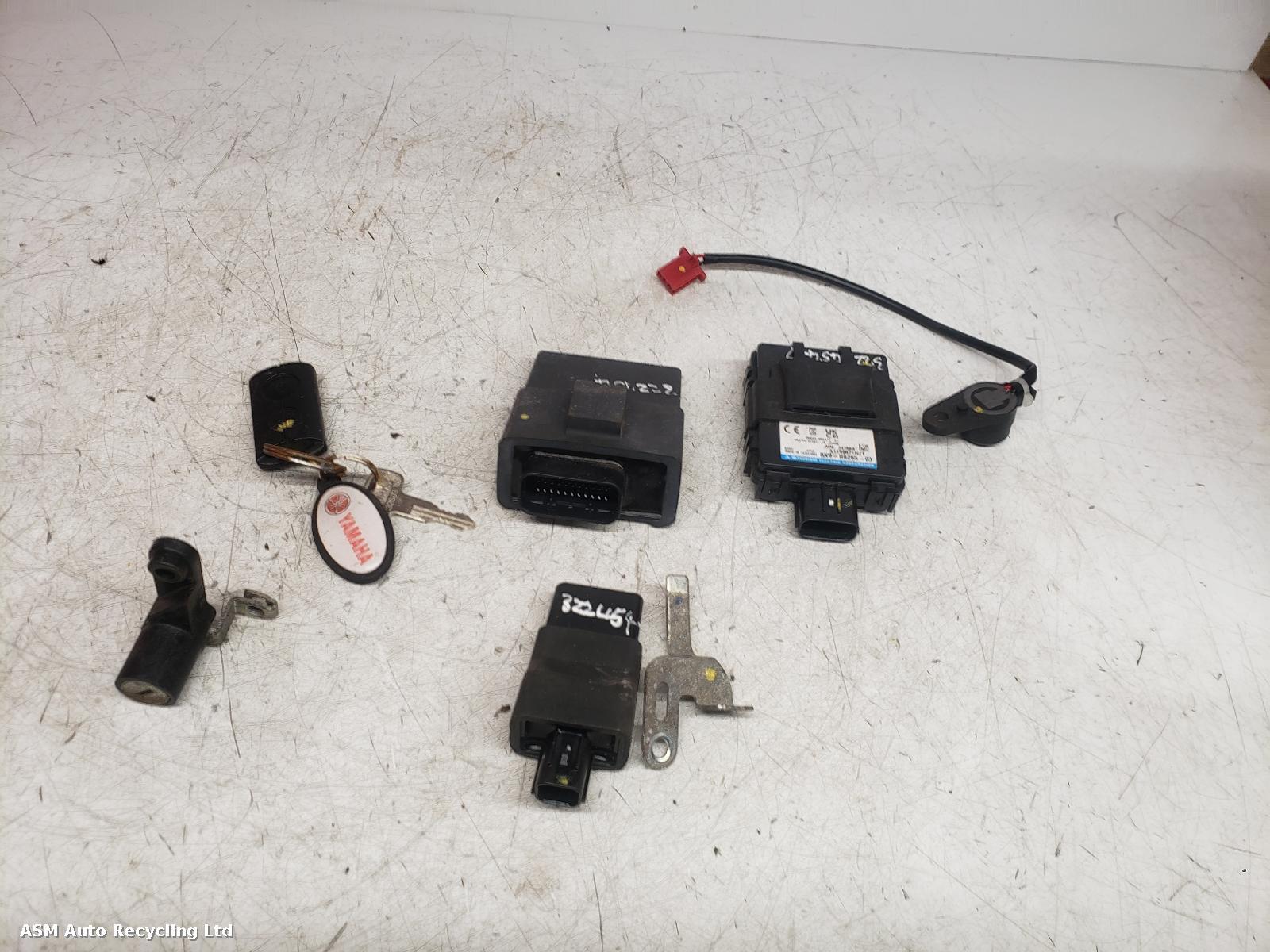 View Auto part Comp.Lock Set + Keys Yamaha Neos 2023