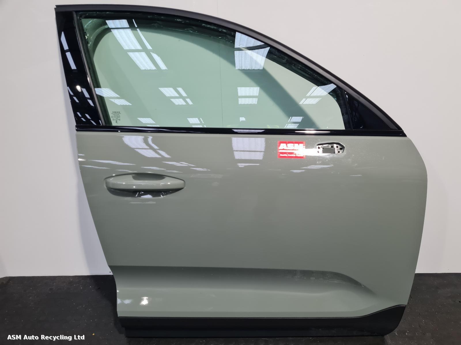 View Auto part R Front Door Volvo C40 2024