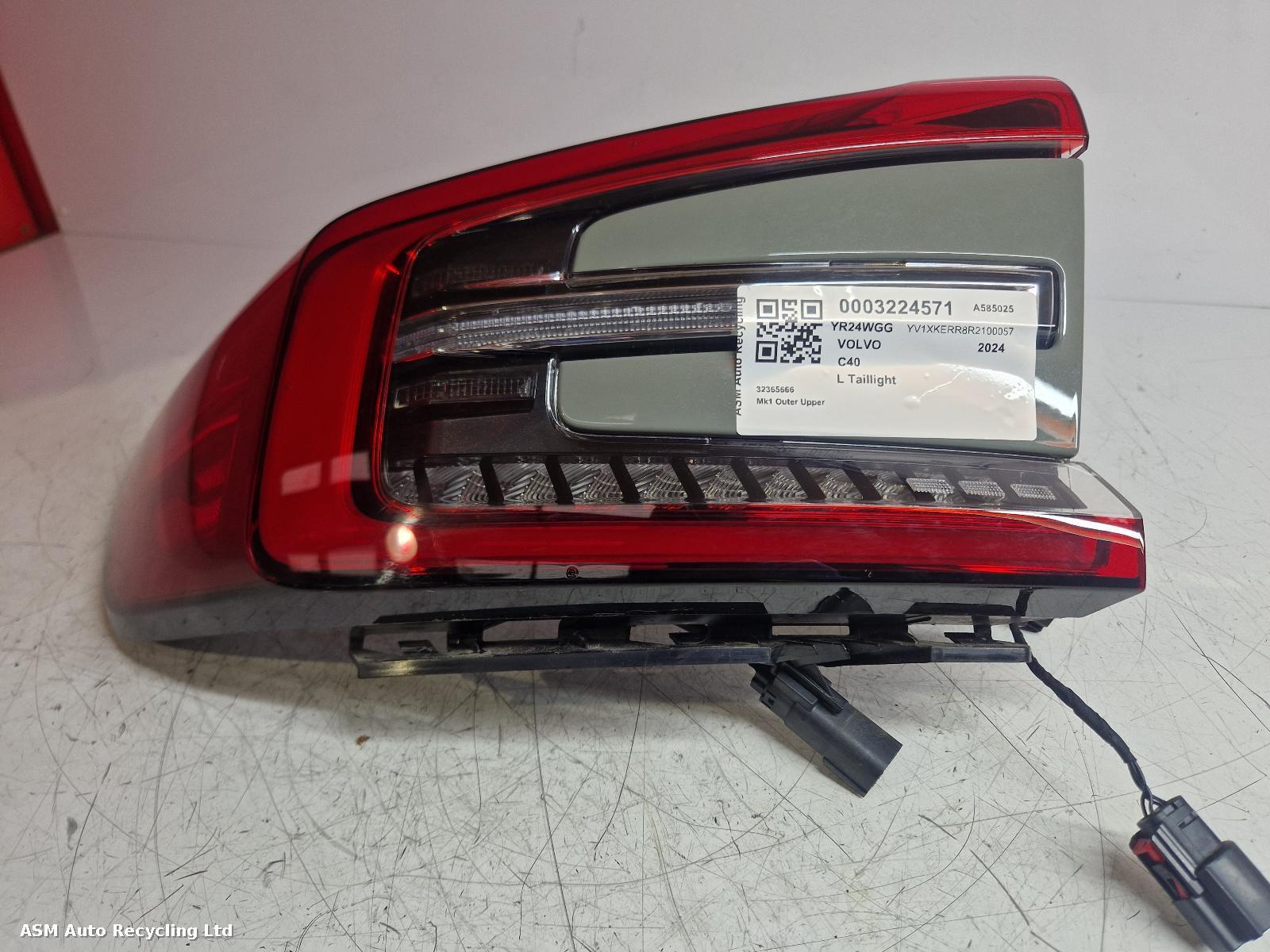 View Auto part L Taillight Volvo C40 2024