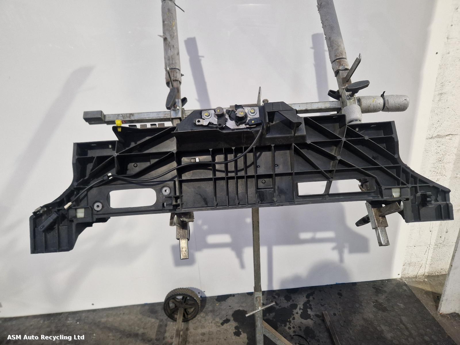 View Auto part Front Panel Citroen Berlingo 2019