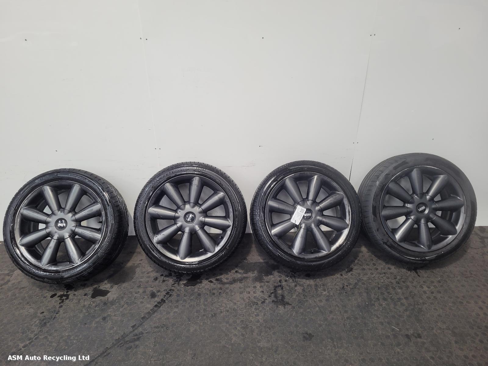 View Auto part Wheel Set Mini (bmw) Countryman 2010