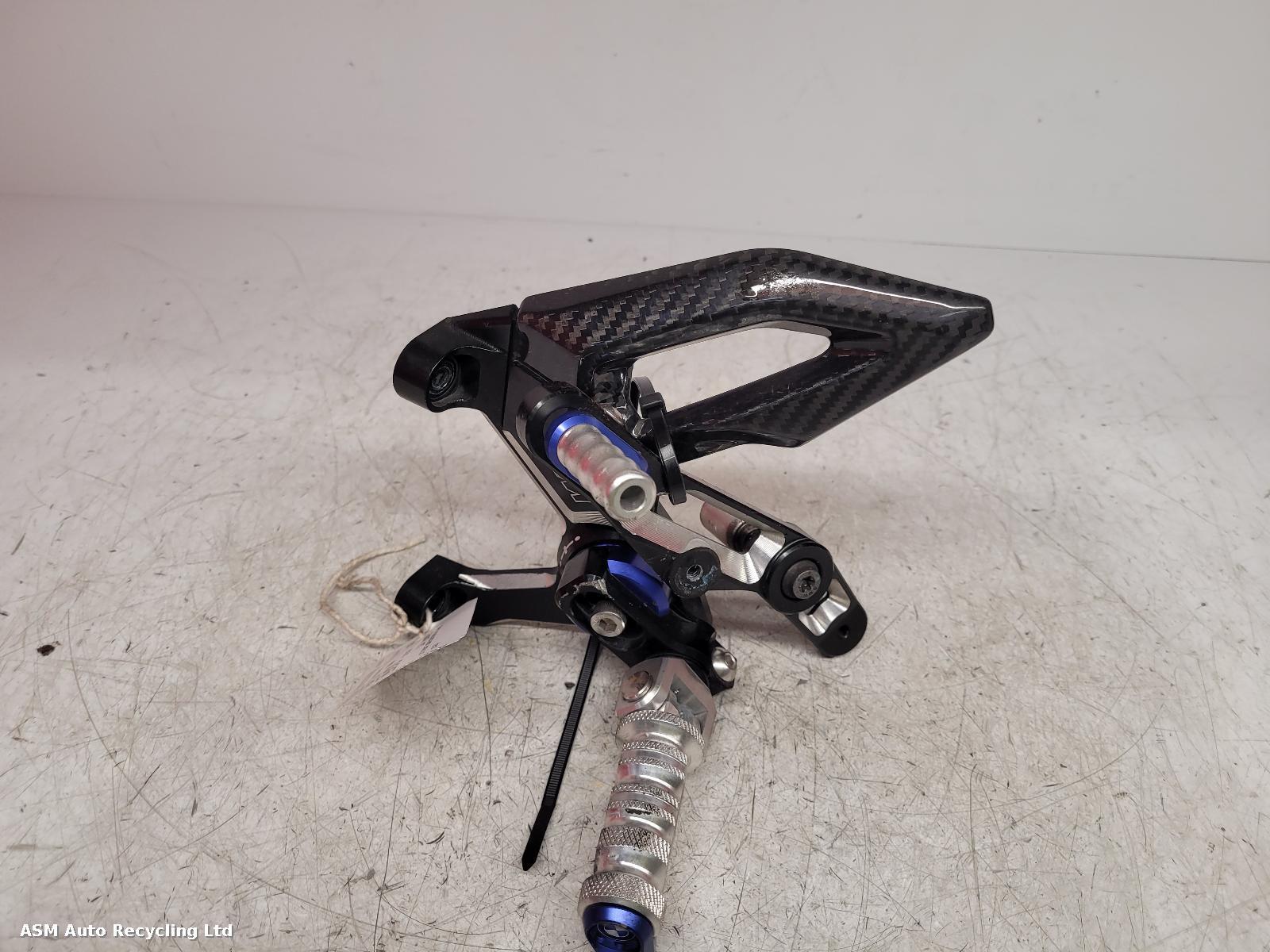 View Auto part Left Footrest Bmw M 1000 R 2023