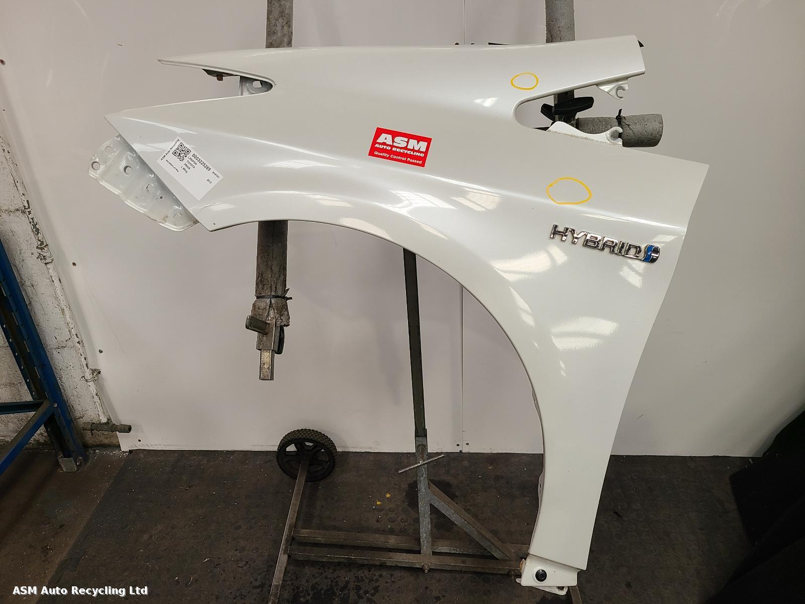 View Auto part L Wing Toyota Prius 2013