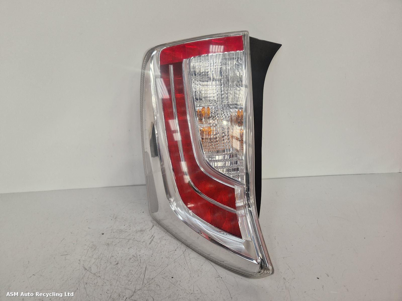 View Auto part R Taillight Toyota Prius 2013