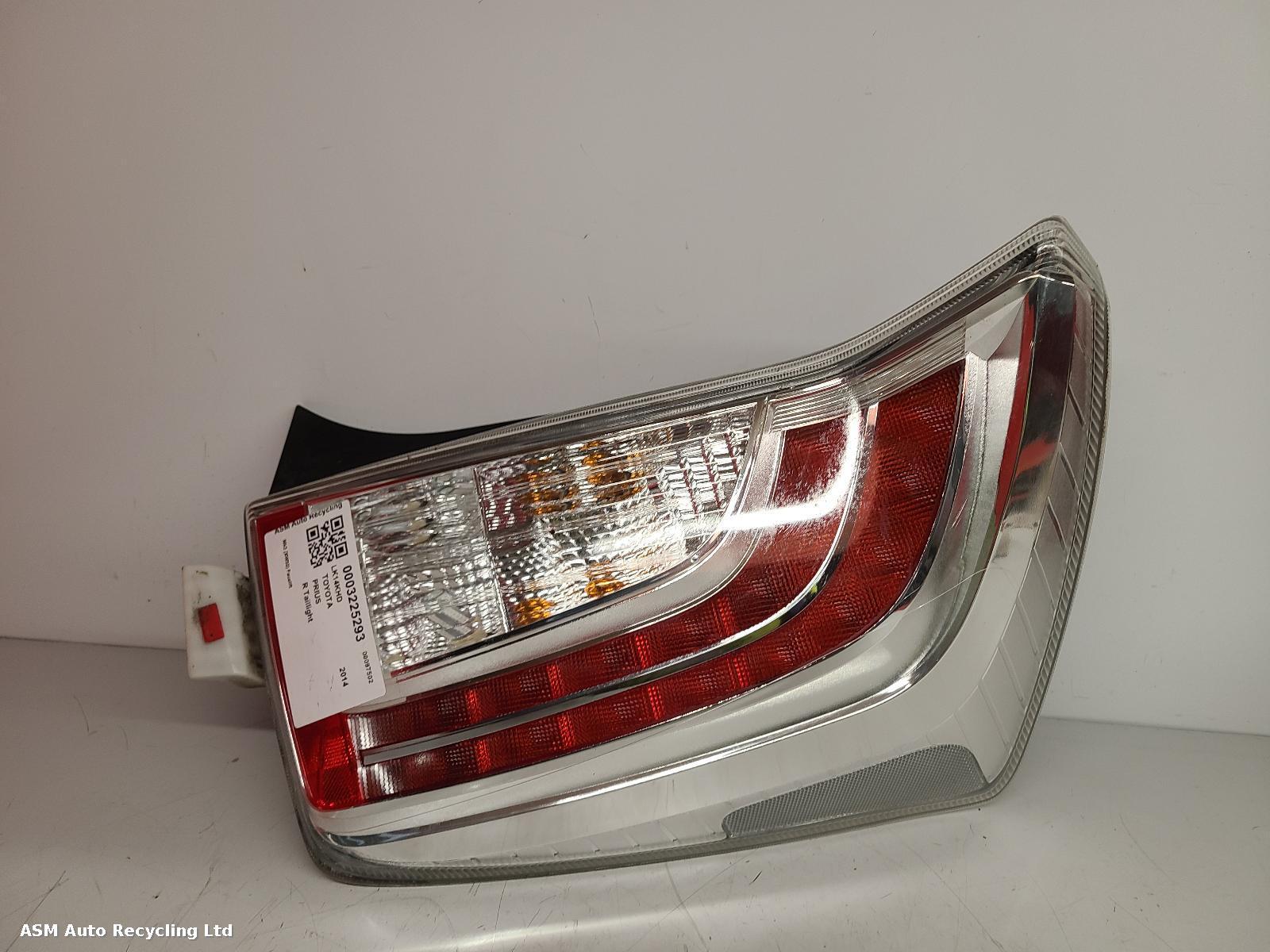 View Auto part R Taillight Toyota Prius 2014