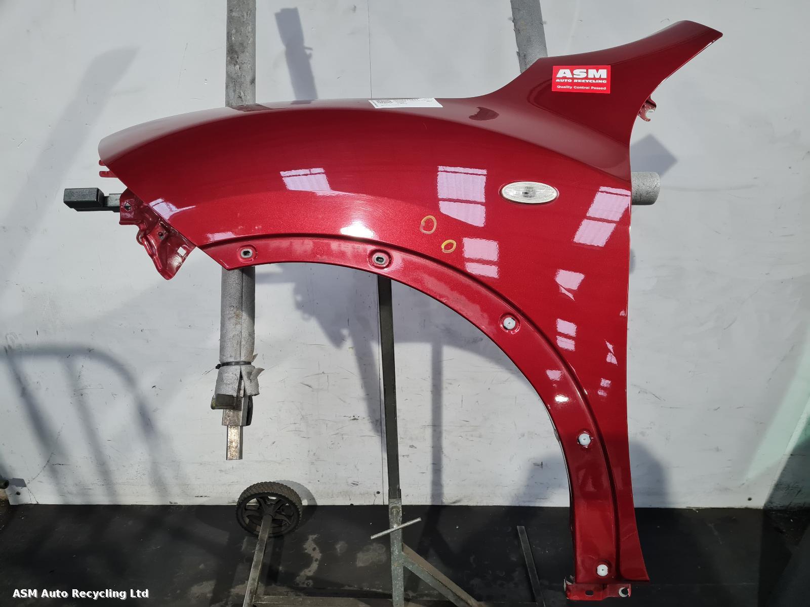 View Auto part L Wing Nissan Juke 2011