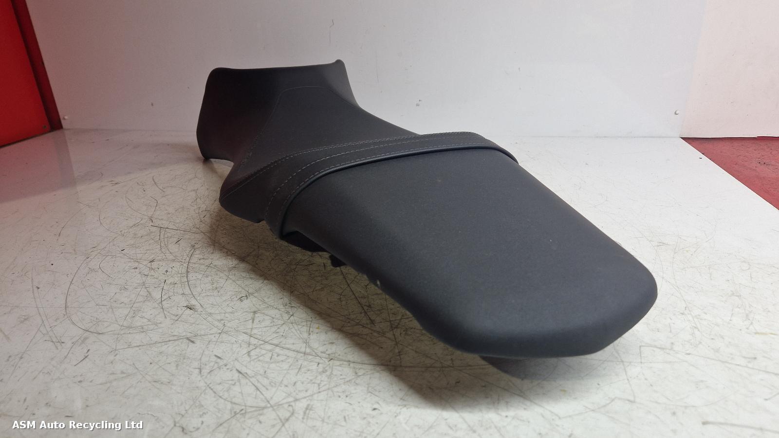 View Auto part Front Seat Yamaha Mt 125 2023