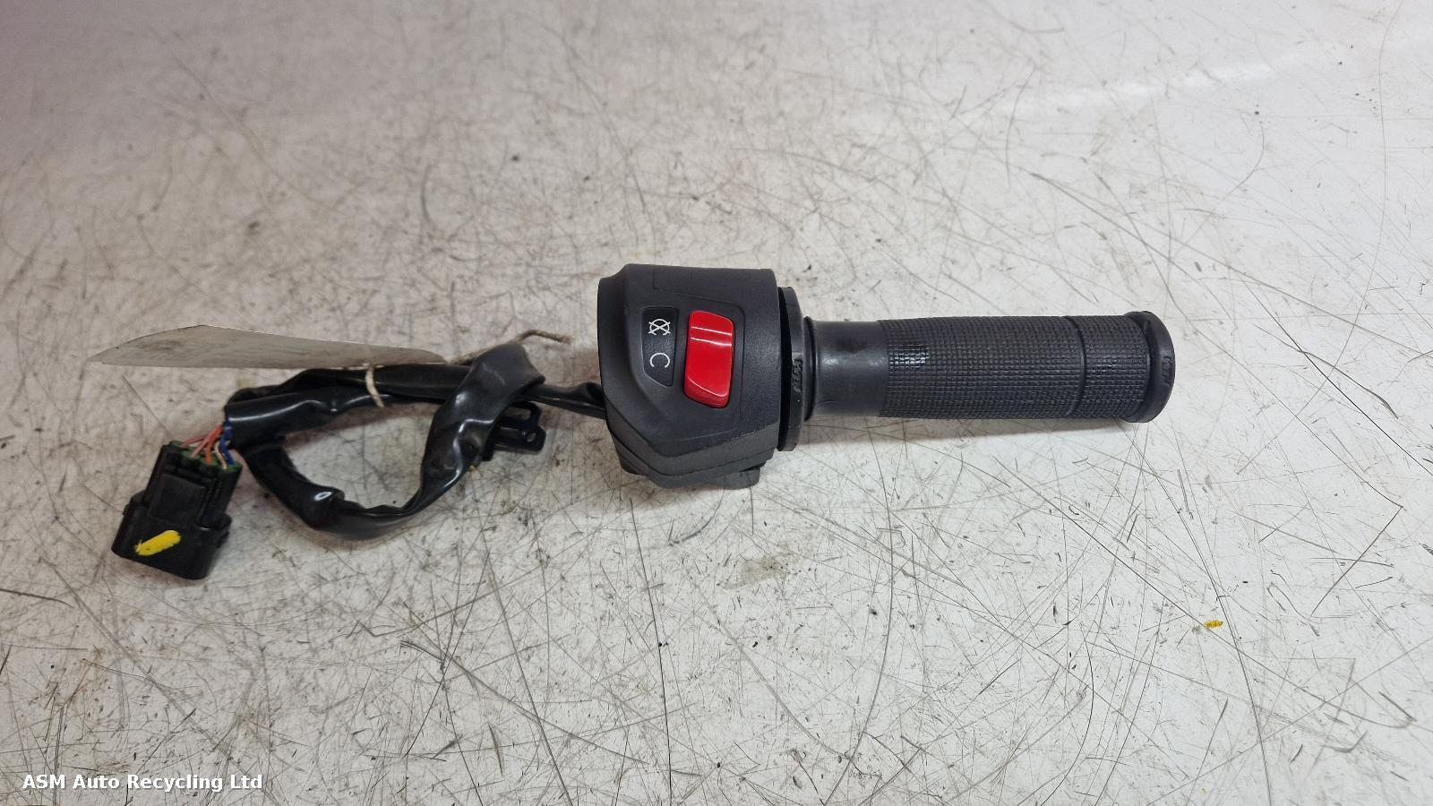 View Auto part RH Switch Gear Ktm 125 Duke 2023