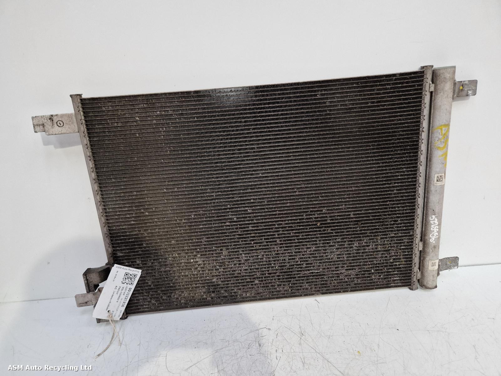 View Auto part Condenser Volkswagen Passat 2017