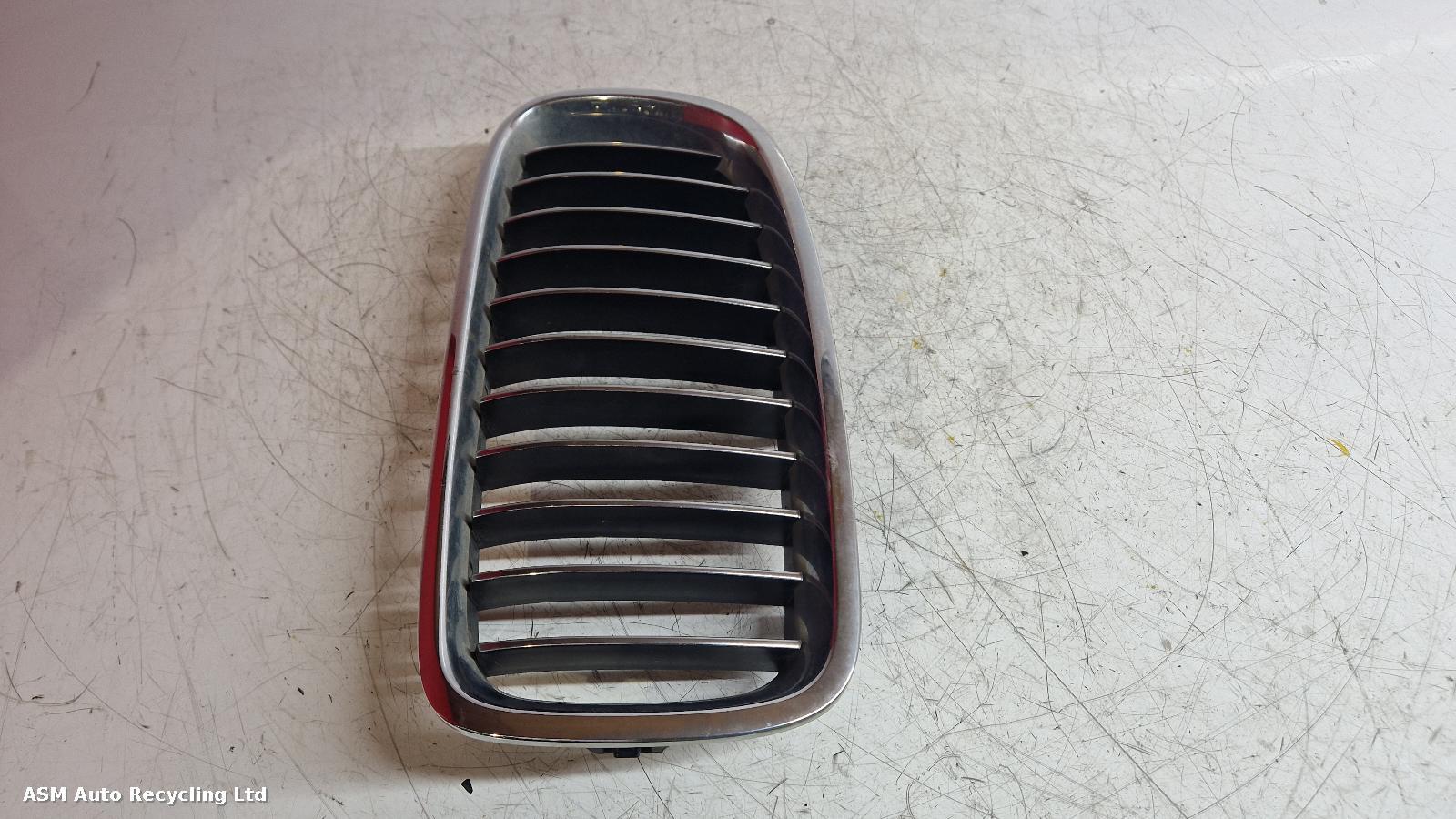 View Auto part Grille Bmw 3 Series 2015
