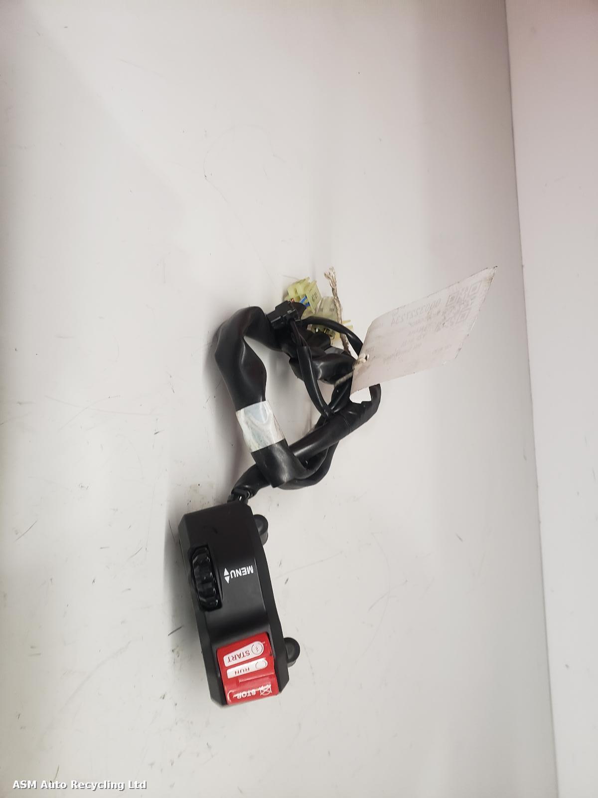 View Auto part RH Switch Gear Yamaha Yzf R125 2025