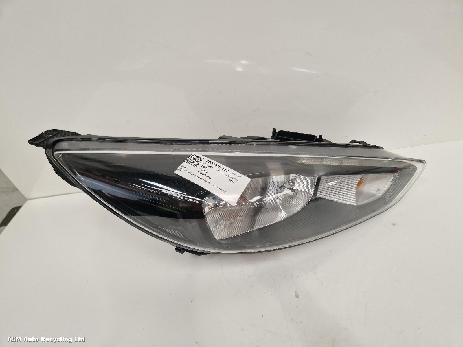 View Auto part R Headlamp Ford Focus 2016