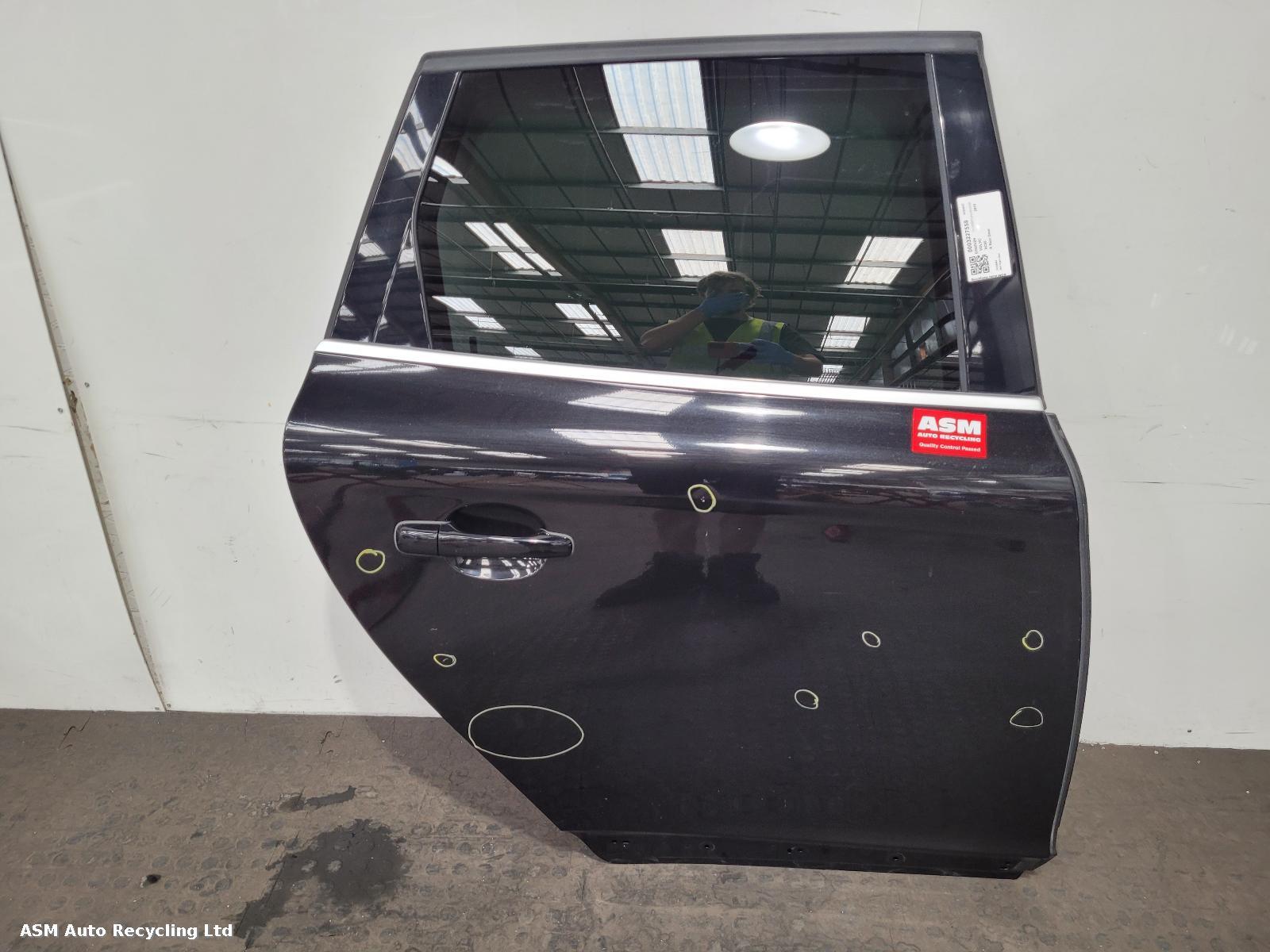 View Auto part R Rear Door Volvo Xc60 2015