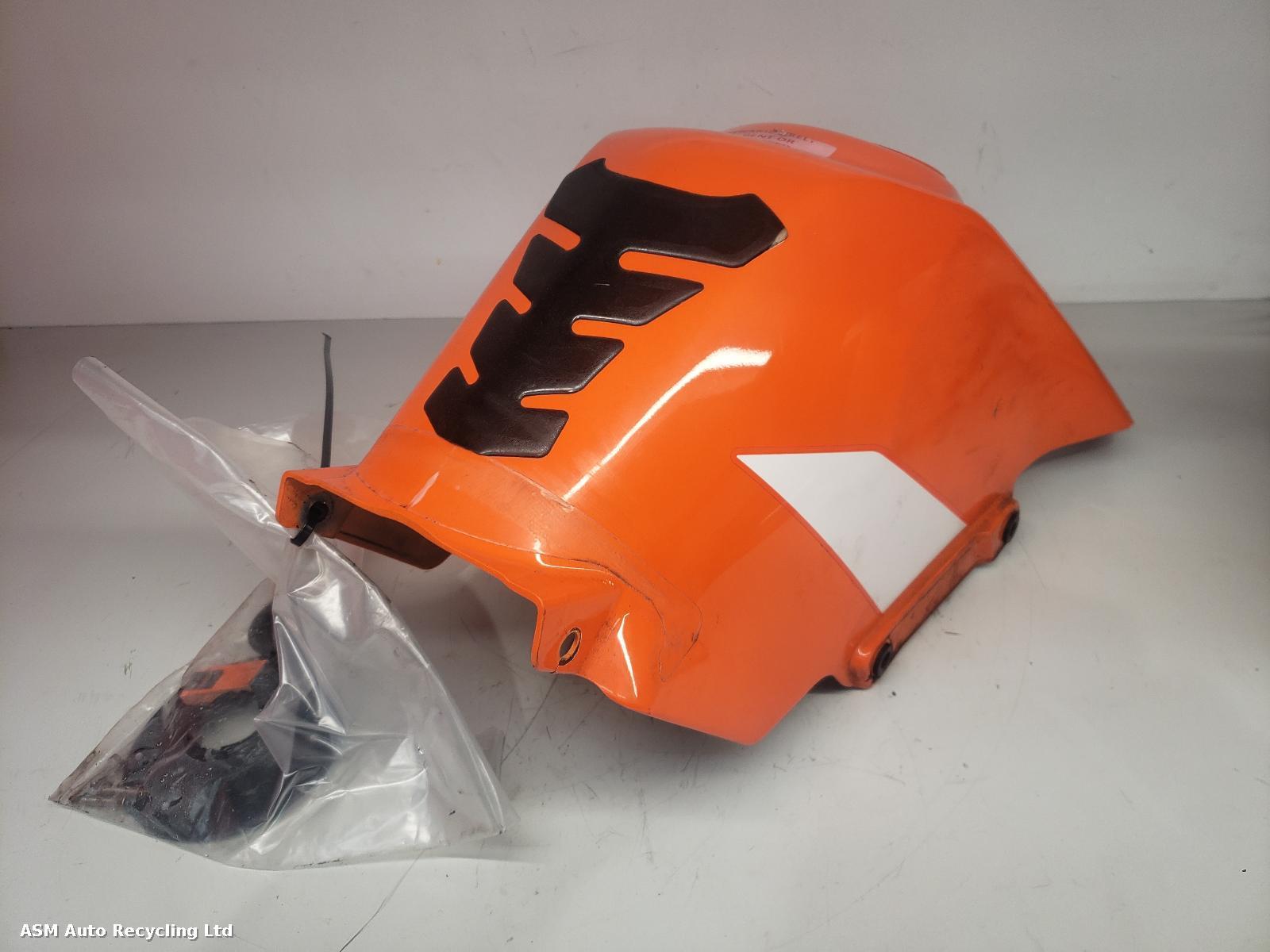View Auto part Tank Trim Ktm Rc 125 2020
