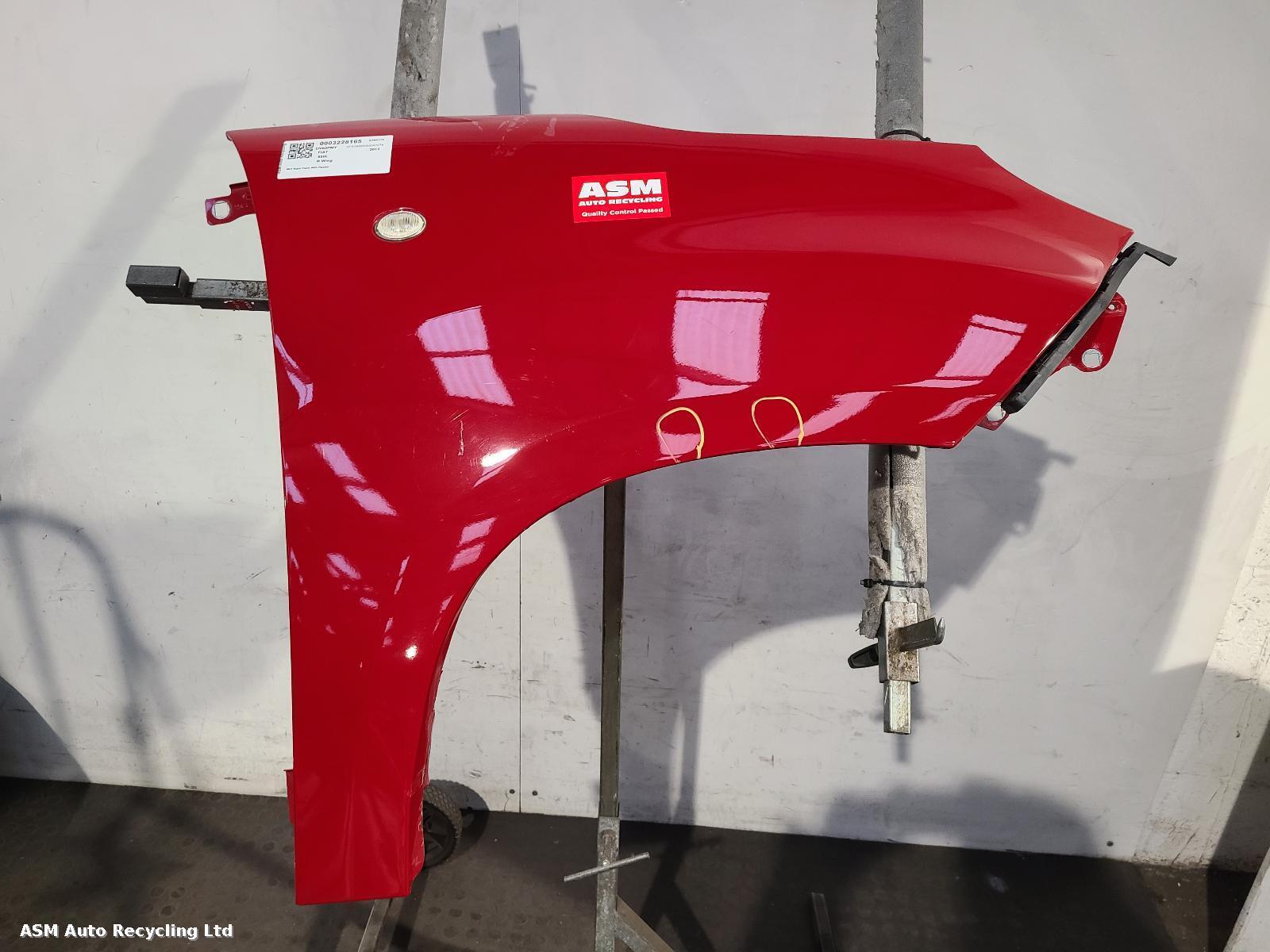 View Auto part R Wing Fiat 500l 2013