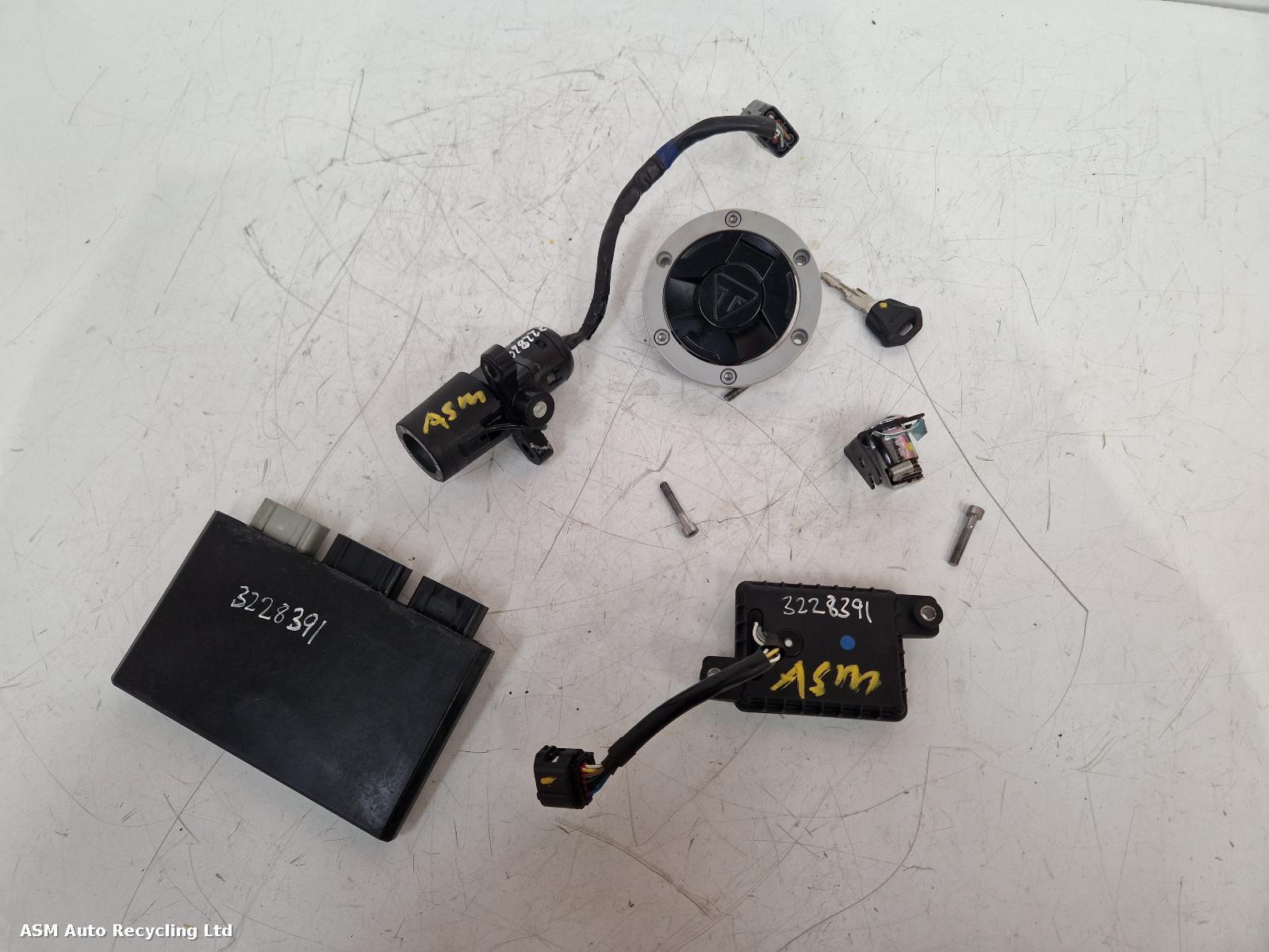 View Auto part Comp.Lock Set + Keys Triumph Trident 660 2024