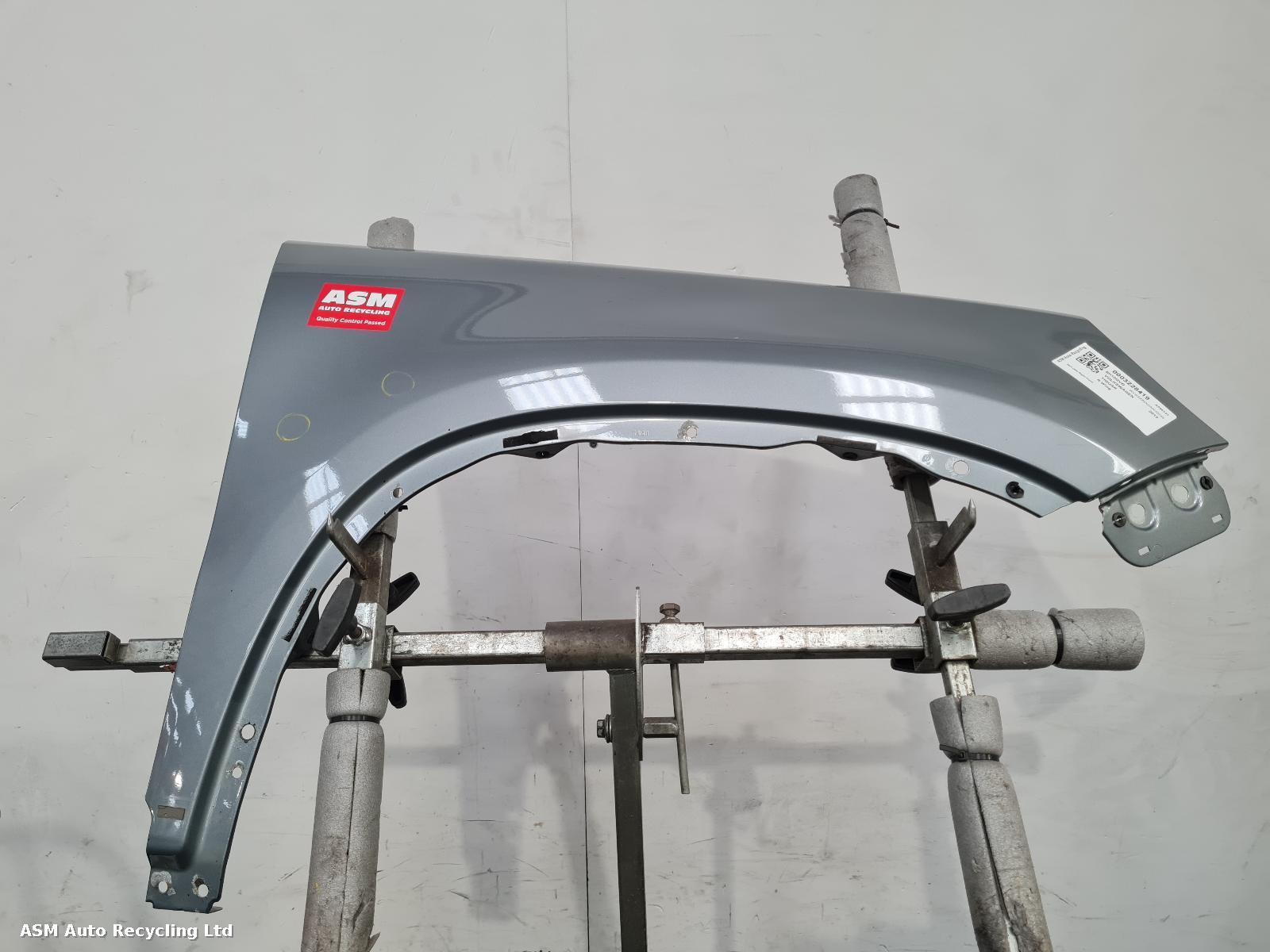 View Auto part R Wing Volkswagen Tiguan 2010