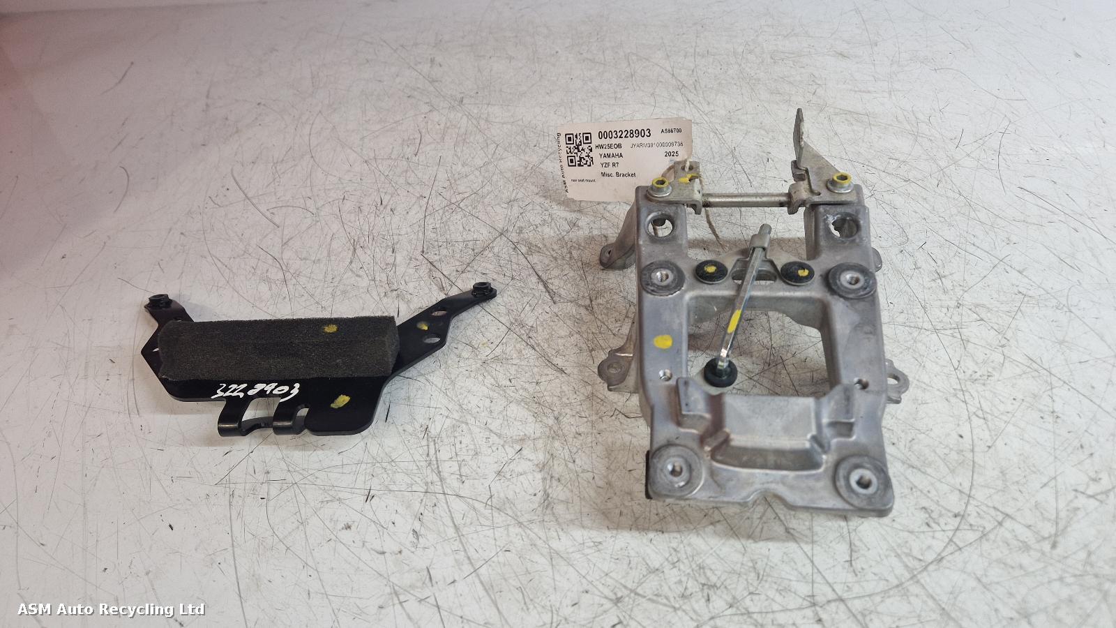 View Auto part Misc Bracket Yamaha Yzf R7 2025
