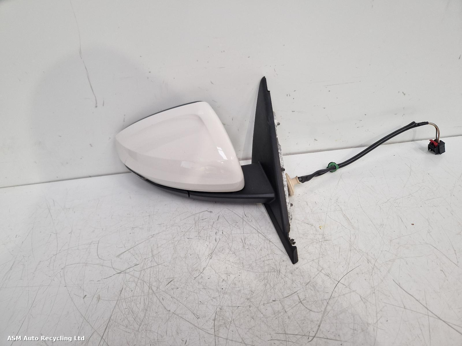 View Auto part R Door Mirror Audi A1 2019