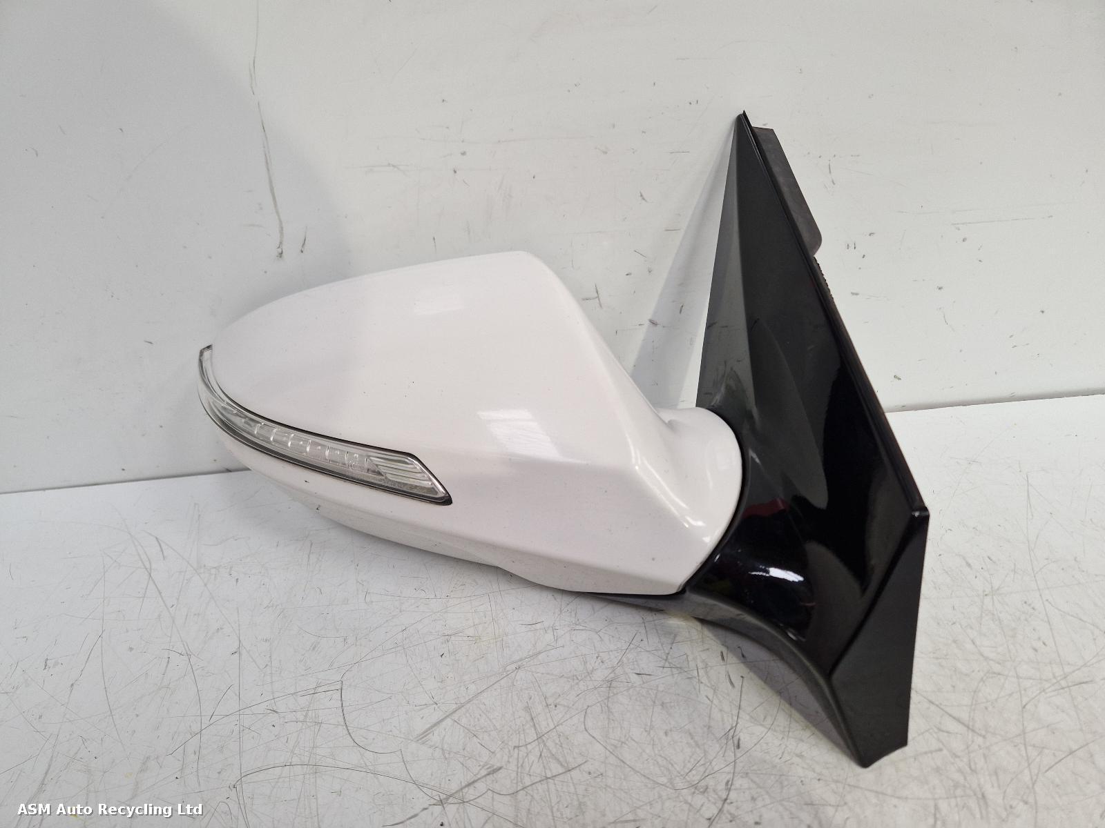 View Auto part R Door Mirror Hyundai I40 2015