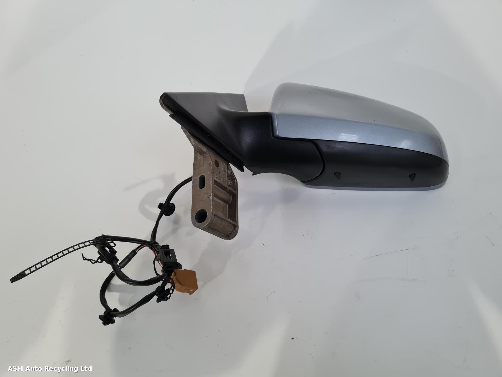 View Auto part L Door Mirror Audi A4 2005