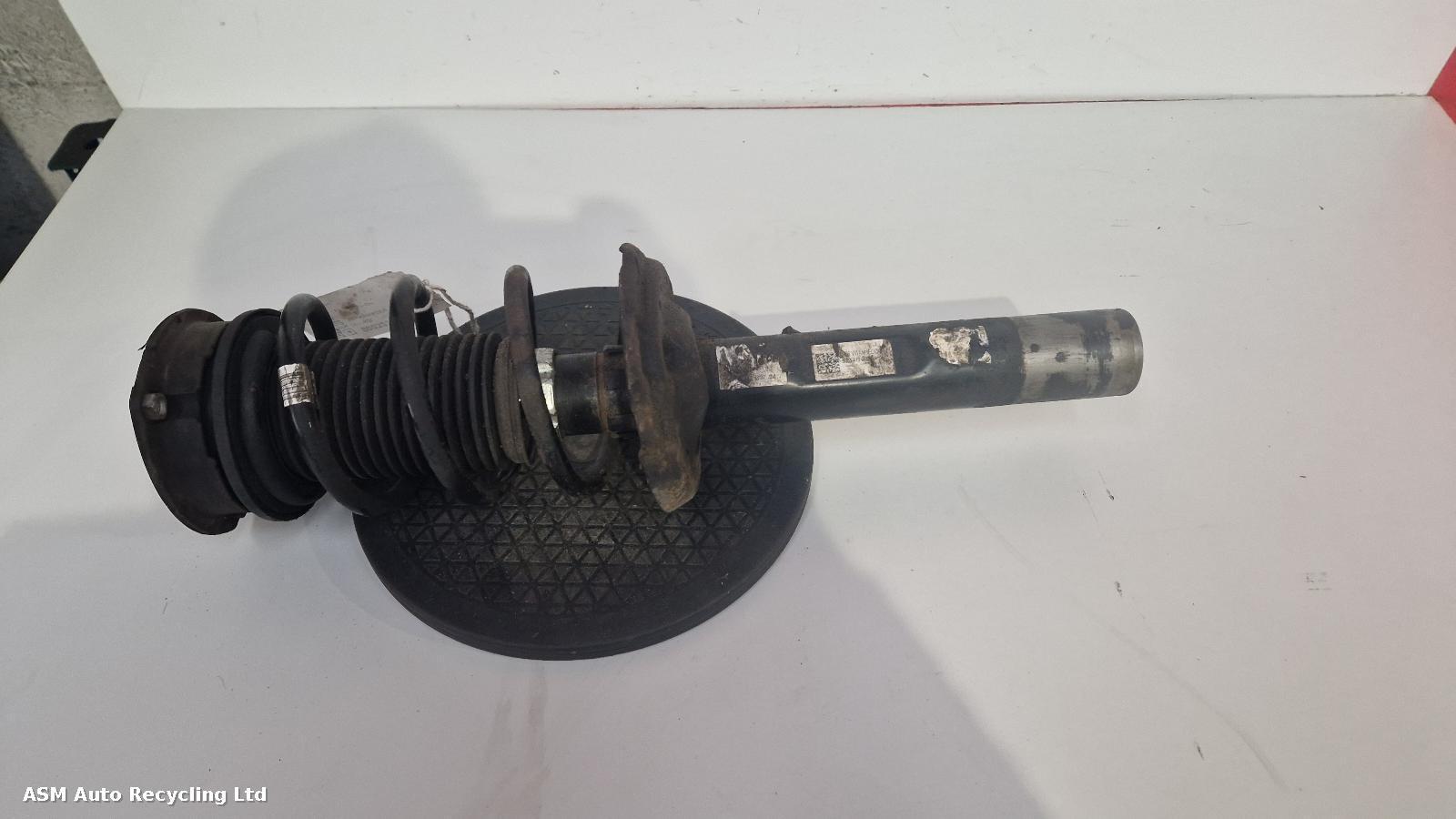 View Auto part LF Strut Volkswagen Golf 2017