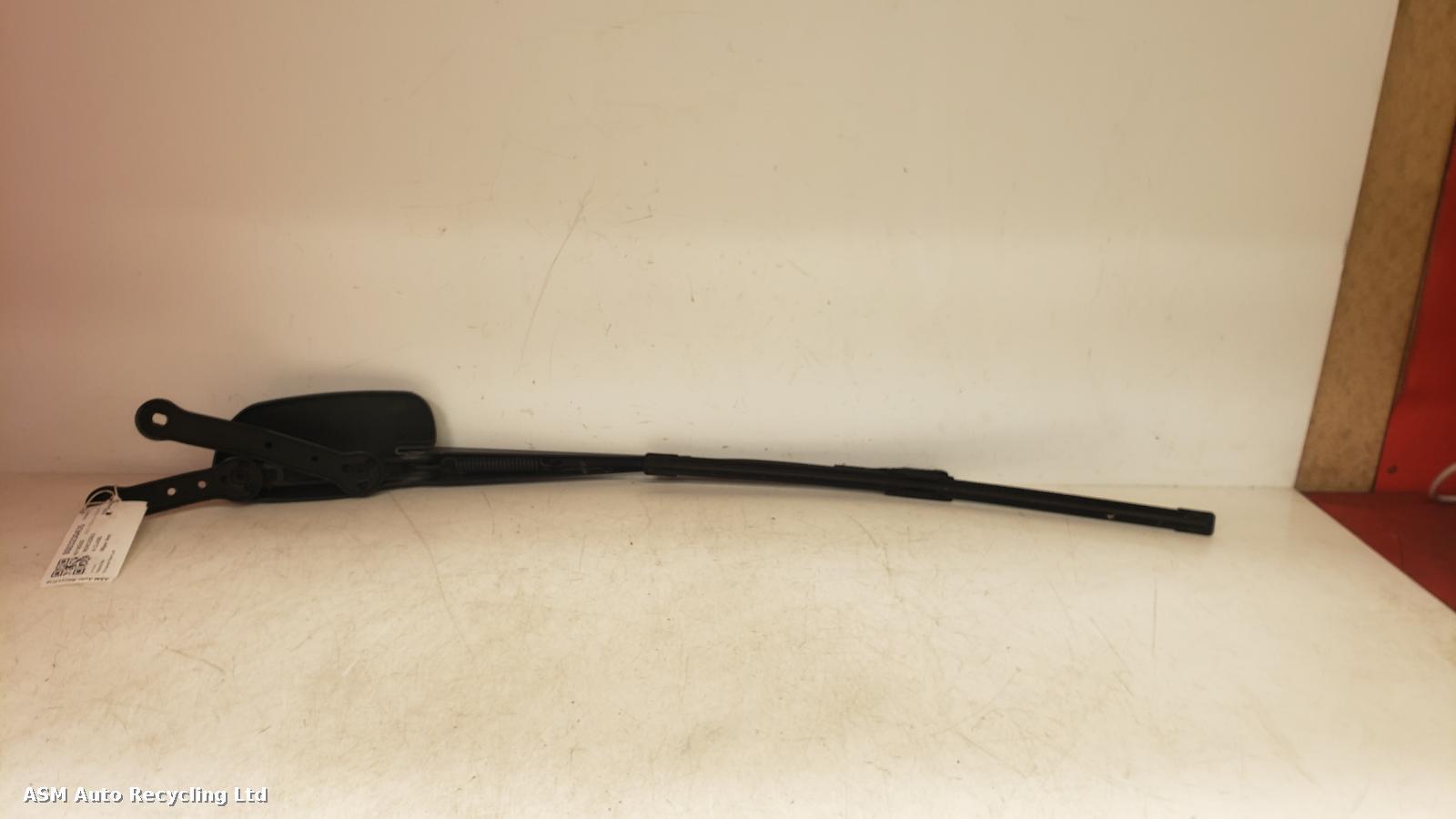 View Auto part Wiper Arm Mercedes A Class 2018