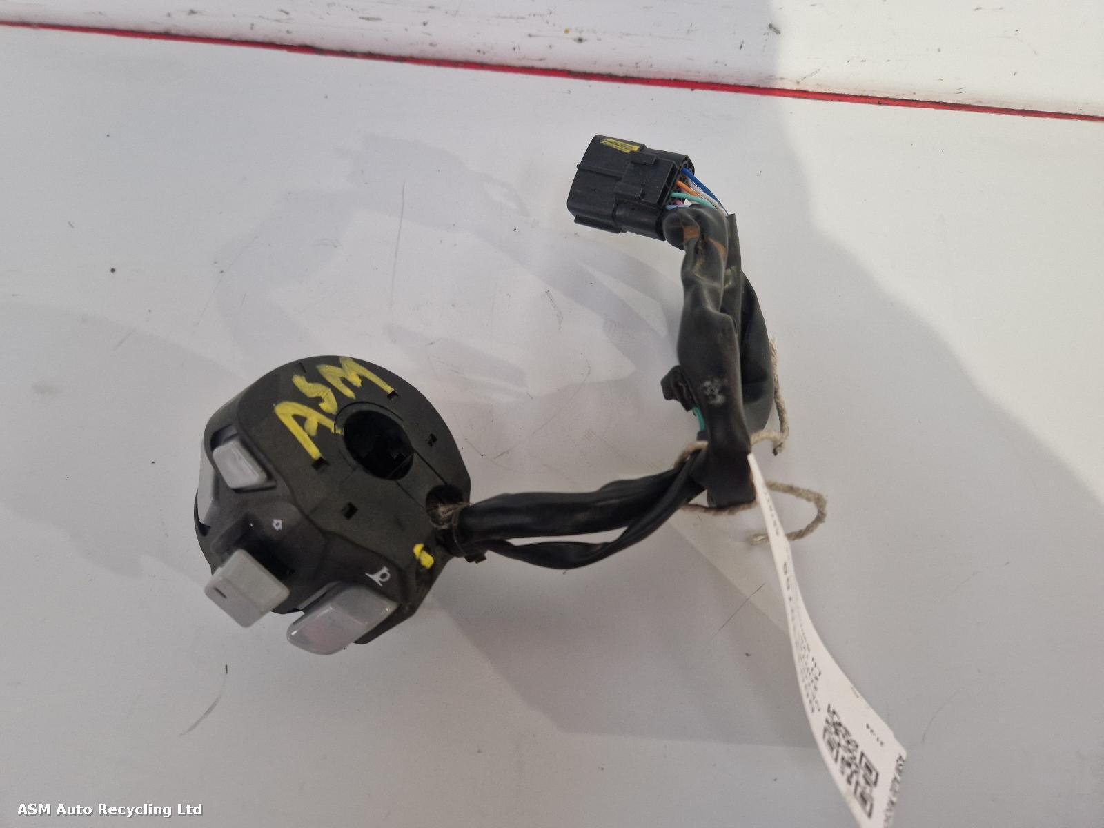 View Auto part LH Switch Gear Zontes Zt 125 2024