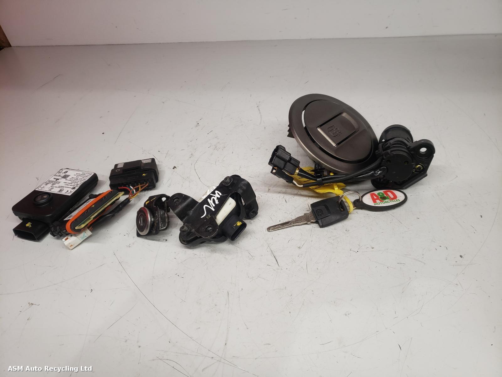 View Auto part Comp.Lock Set + Keys Husqvarna Svartpilen 401 2024