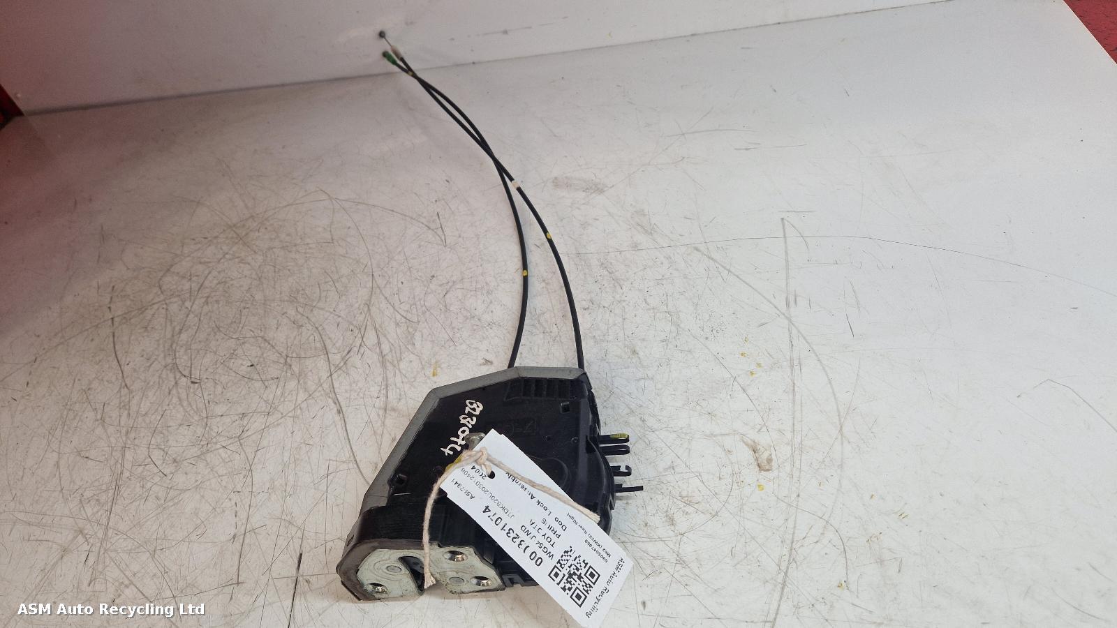 View Auto part Door Lock Assembly Toyota Prius 2004