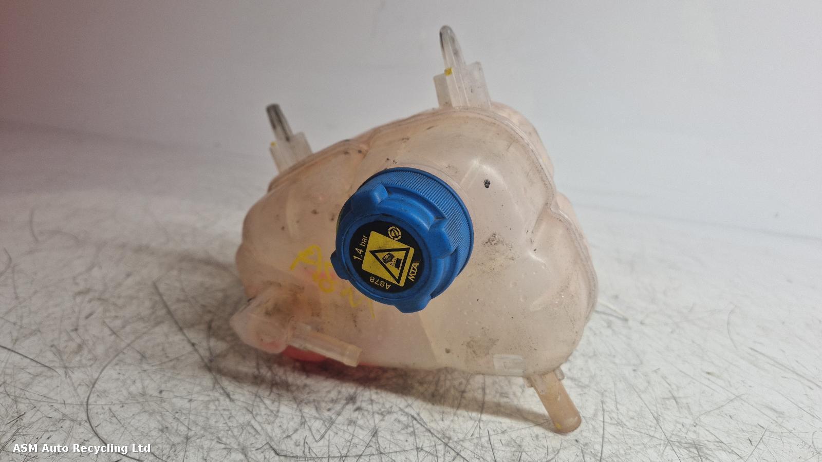 View Auto part Overflow Bottle Fiat 500 2013