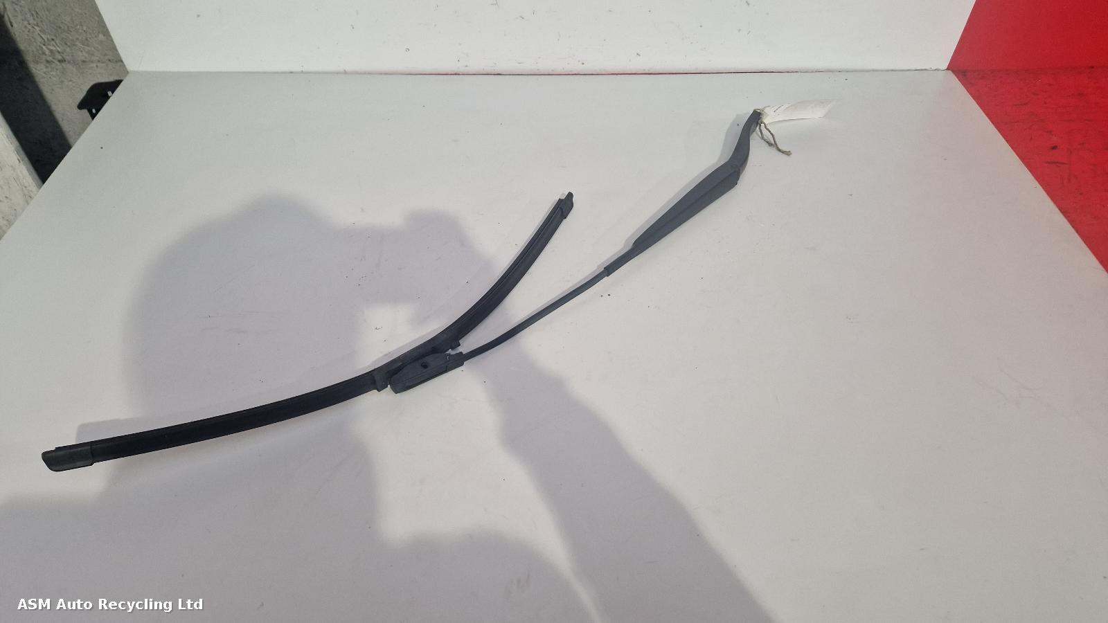 View Auto part Wiper Arm Renault Megane 2011