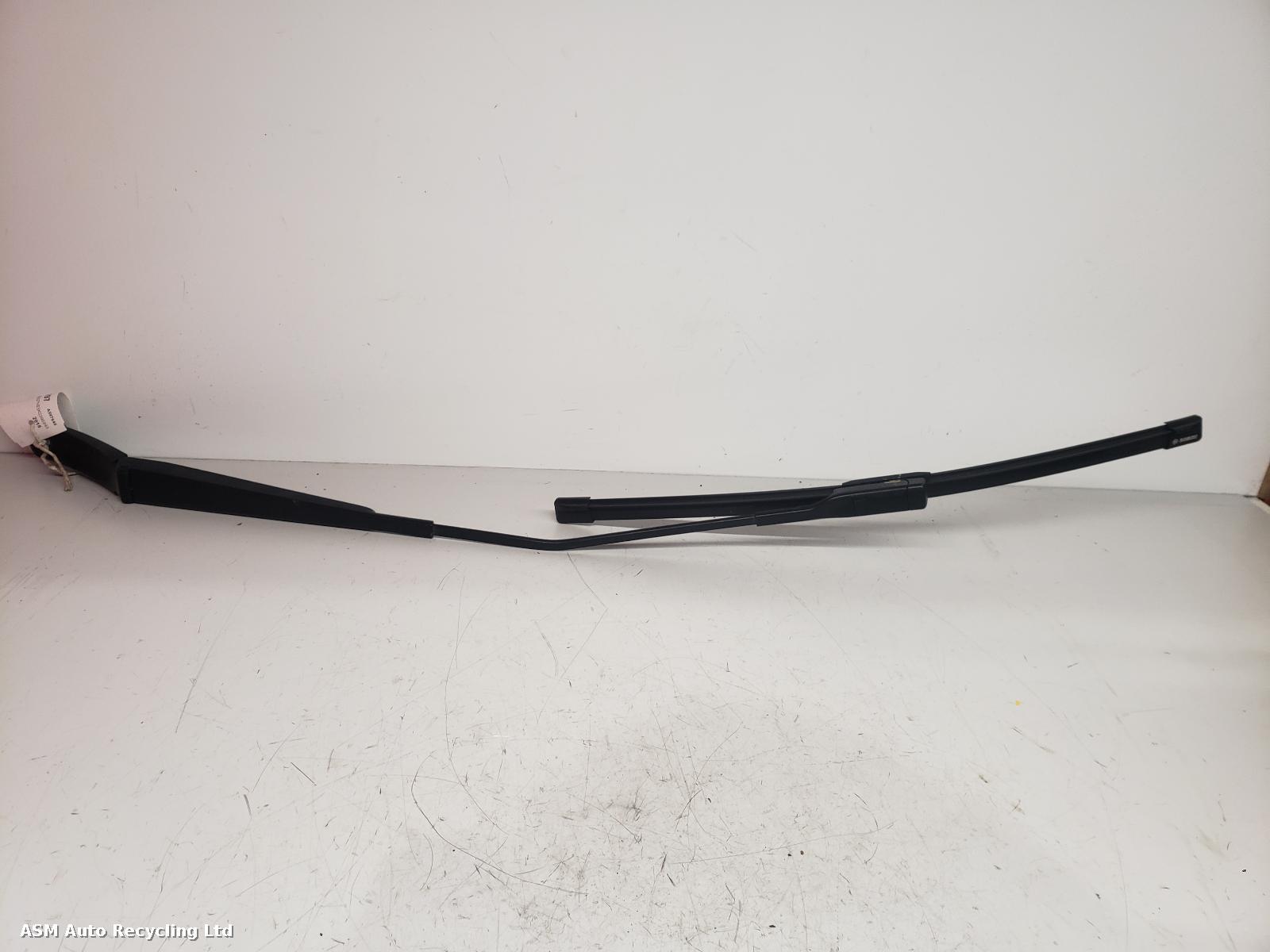 View Auto part Wiper Arm Skoda Octavia 2018