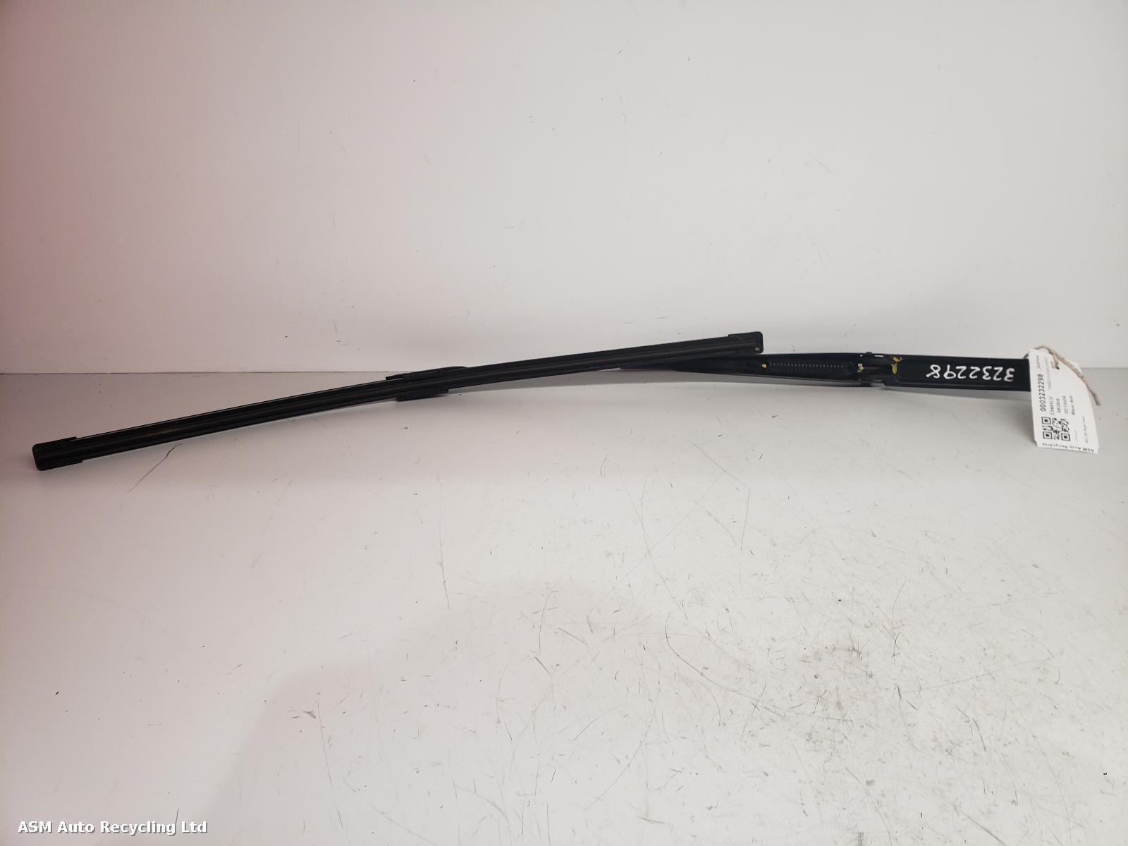View Auto part Wiper Arm Skoda Octavia 2018