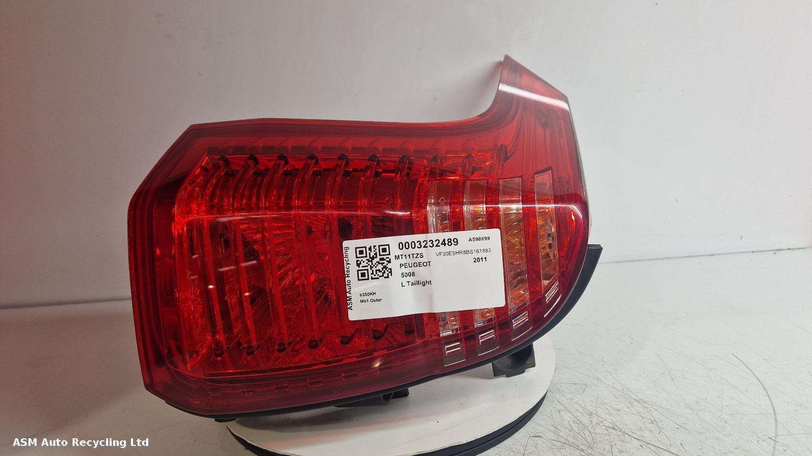 View Auto part L Taillight Peugeot 5008 2011