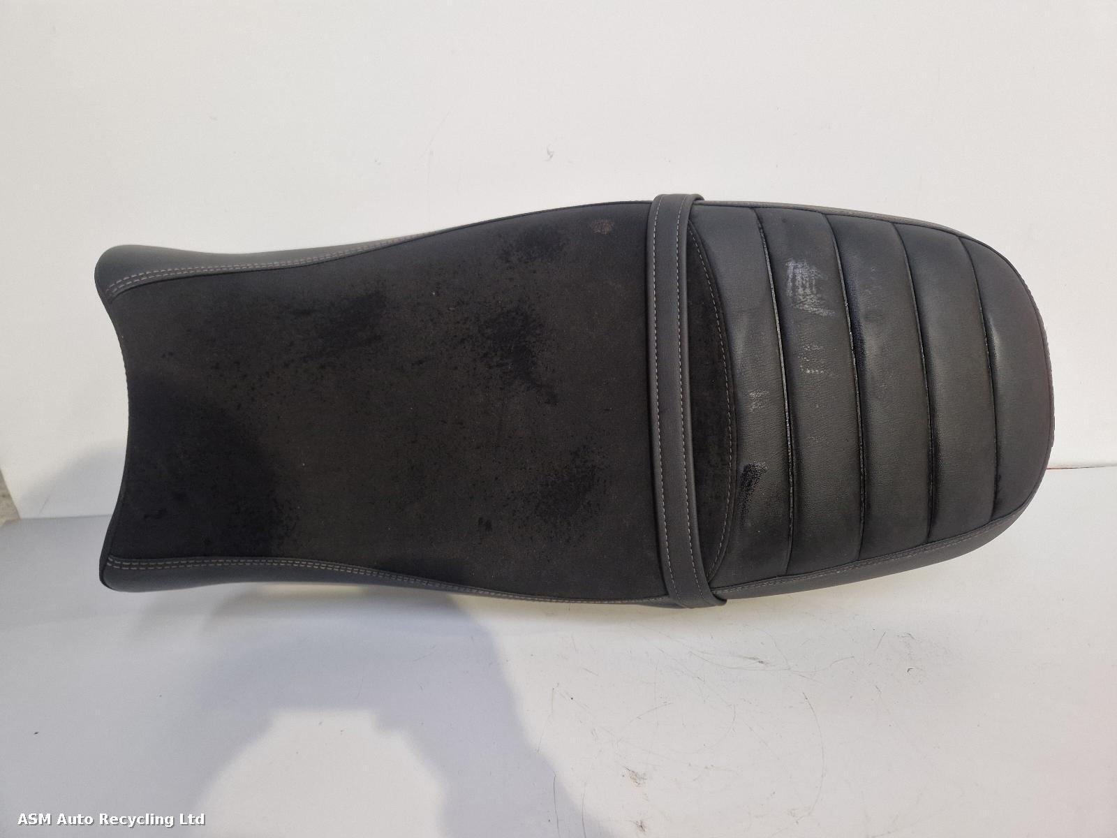 View Auto part Front Seat Moto Guzzi V7 Stone 2023