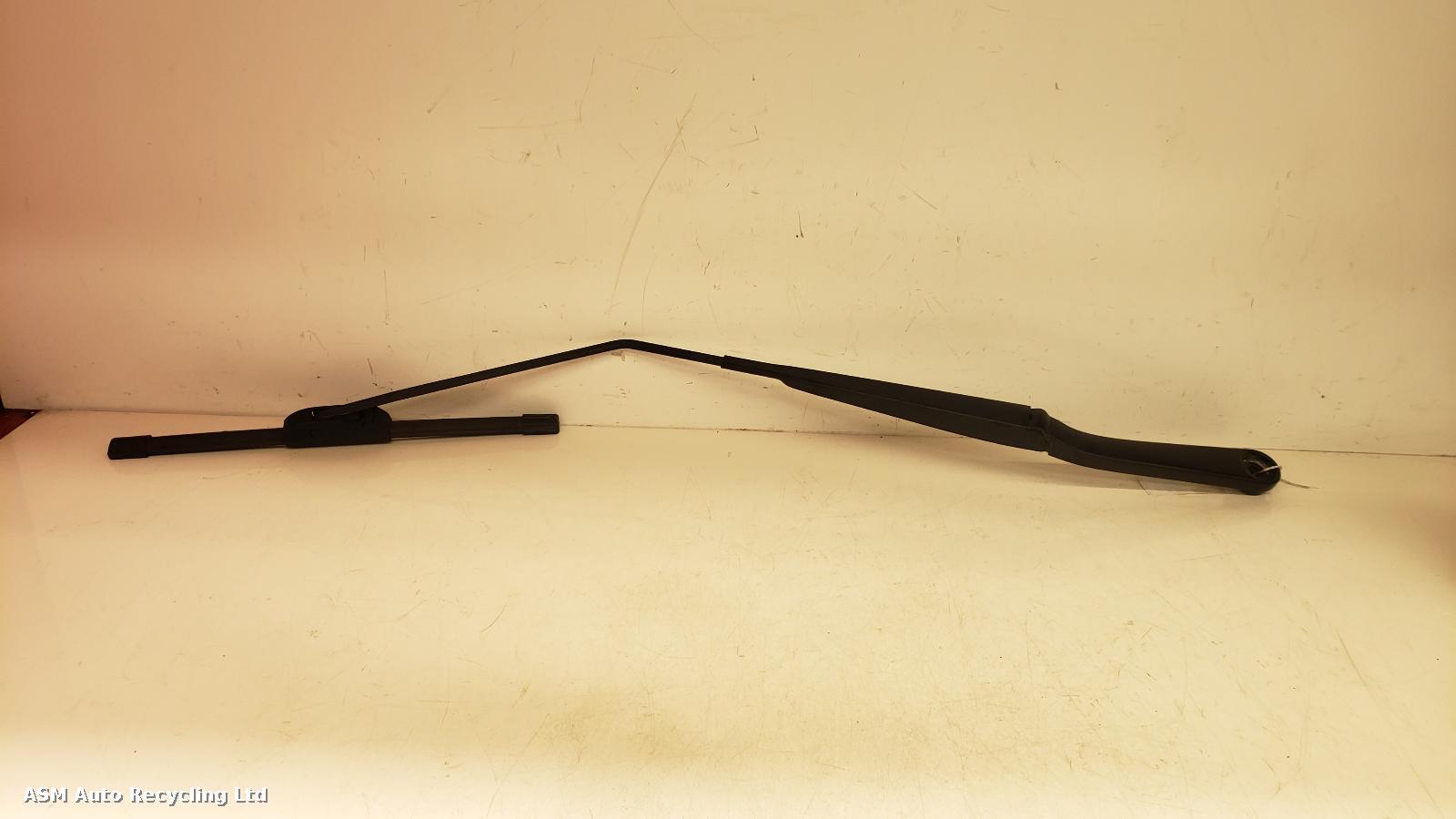 View Auto part Wiper Arm Nissan Juke 2017