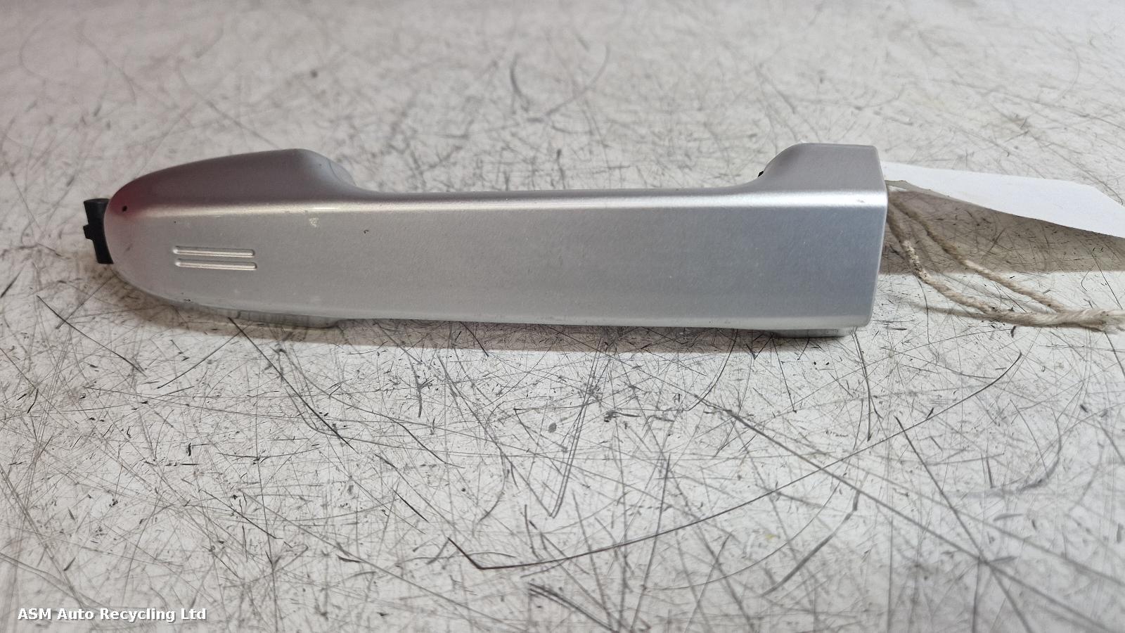View Auto part Door Handle Toyota Yaris 2012