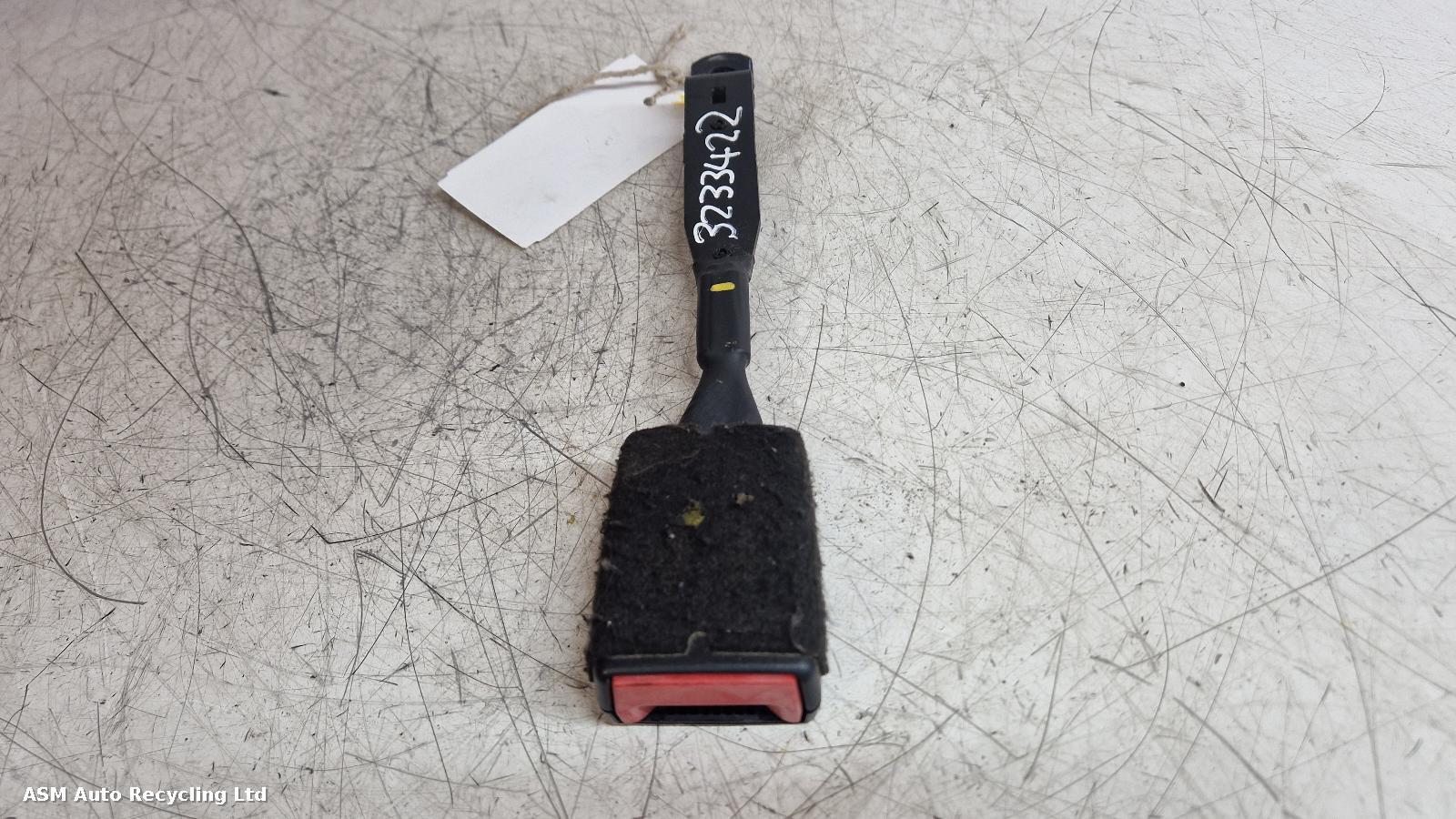 View Auto part Seat Belt Volkswagen Caddy 2011